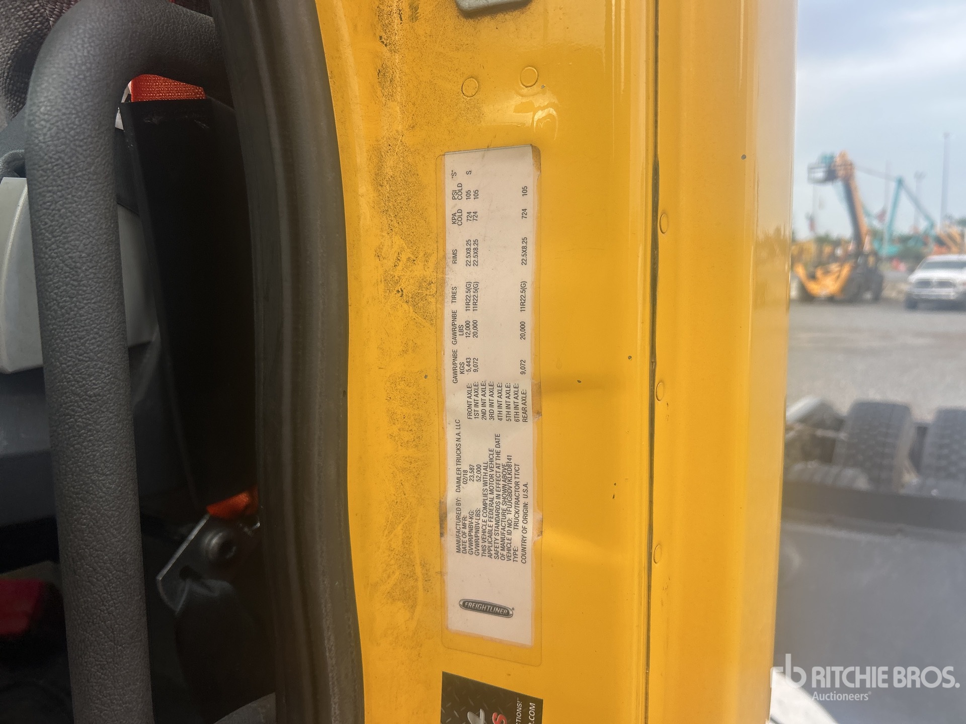2019 Freightliner CASCADIA 113