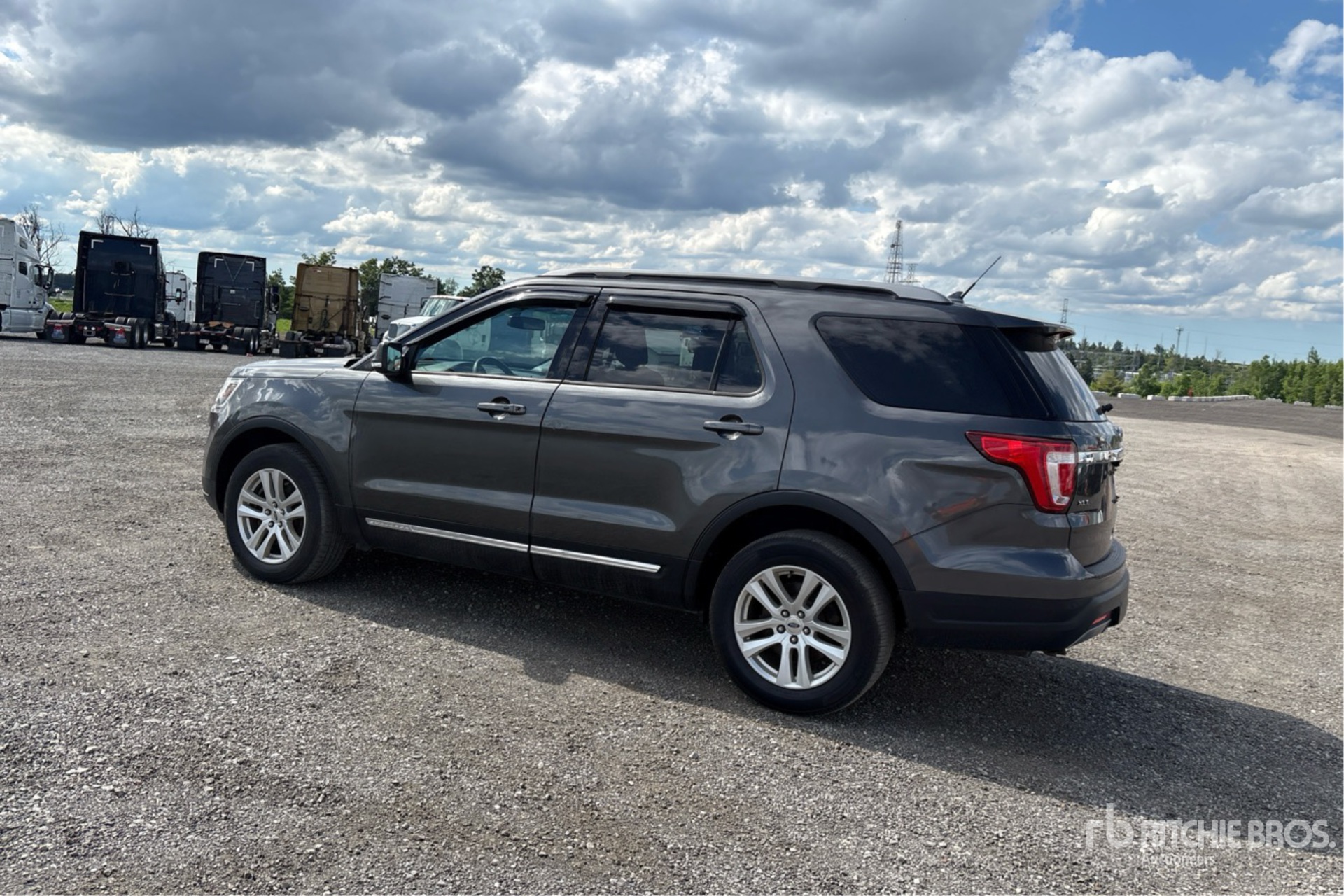 General Appearance with Picture, Left Rear Corner
