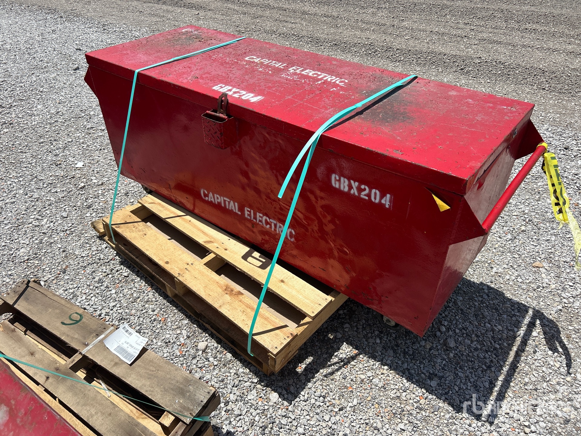 General Appearance with Picture, Right Rear Corner