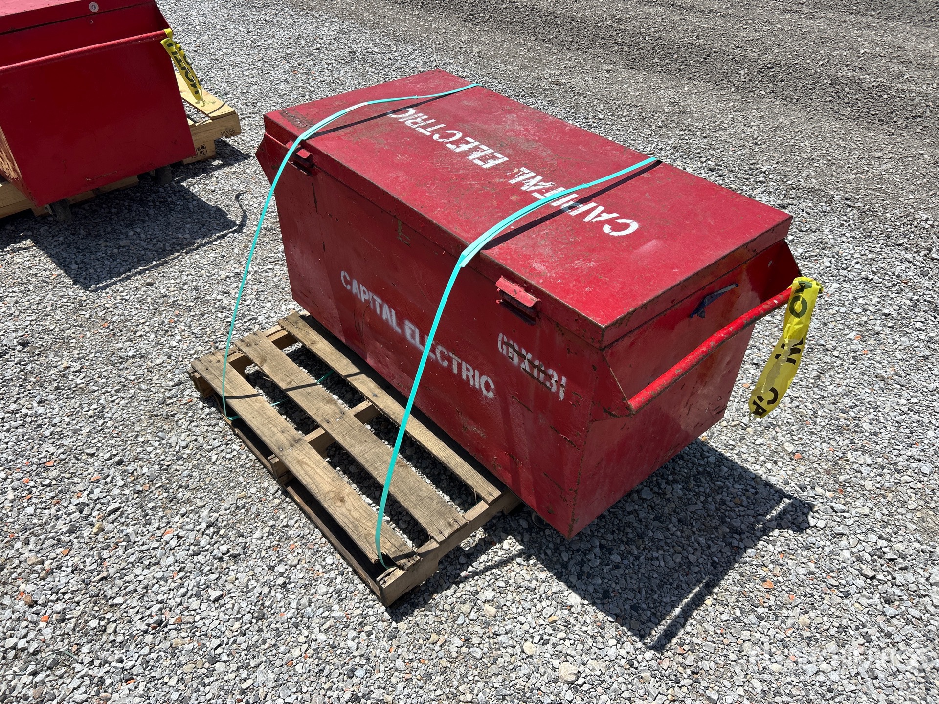 General Appearance with Picture, Right Rear Corner