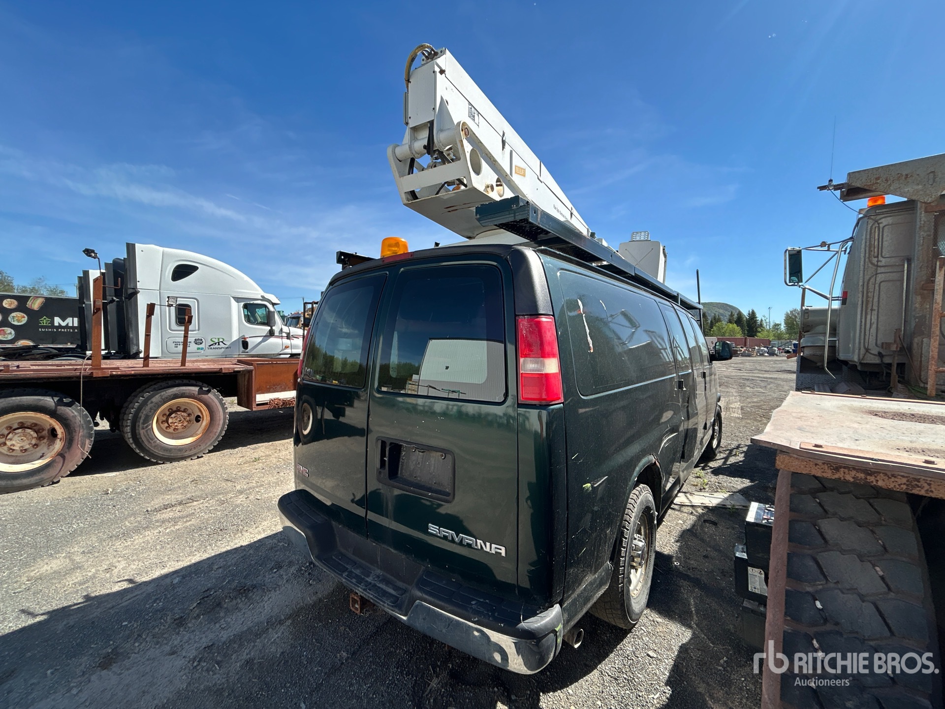 General Appearance with Picture, Right Rear Corner
