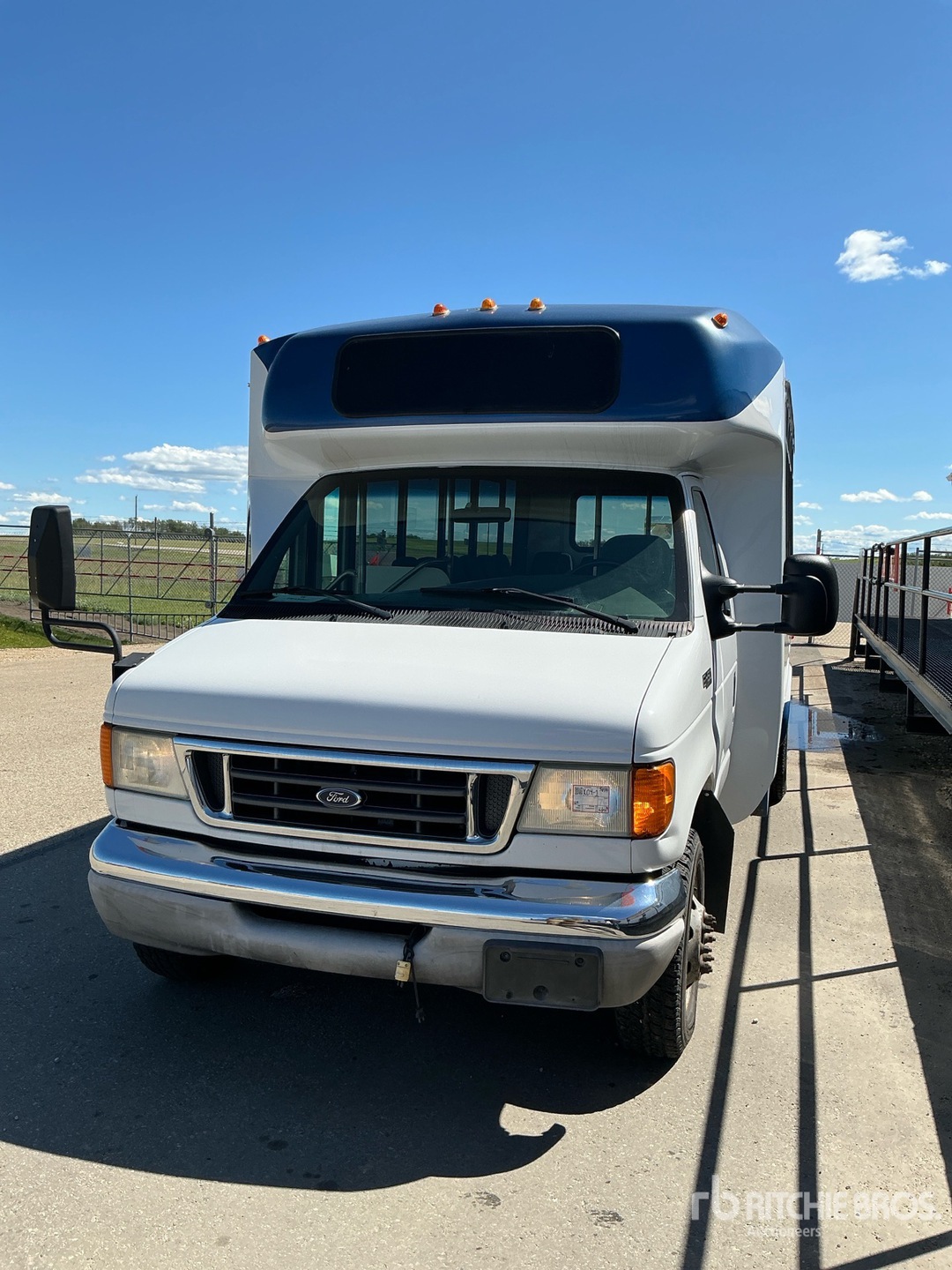 2003 Ford E-450 ECONOLINE