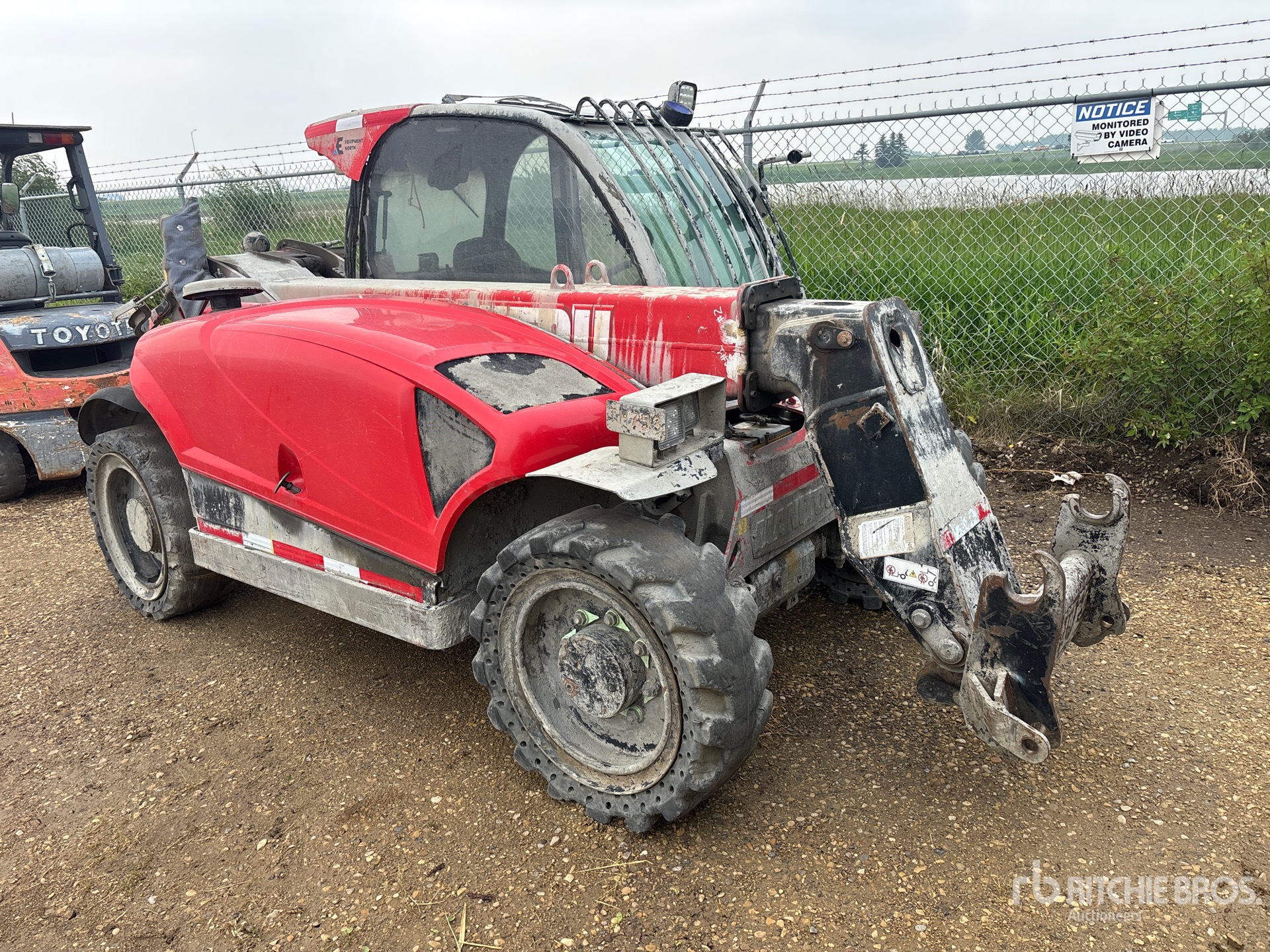 General Appearance with Picture, Right Front Corner