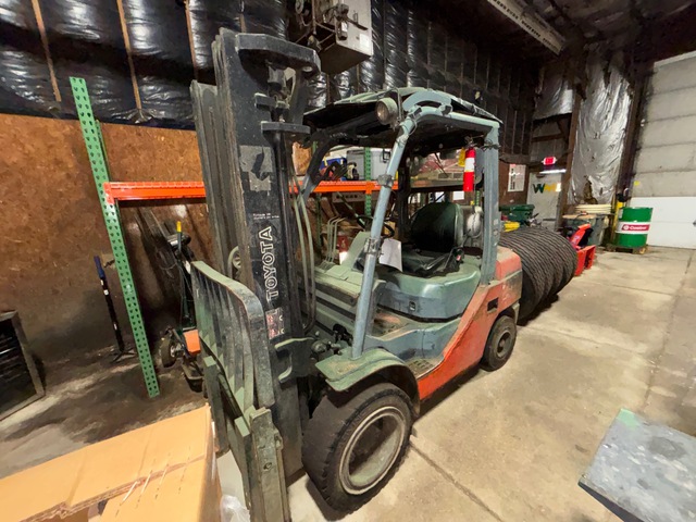 2008 Toyota 8FGU32 6050 lb Forklift
