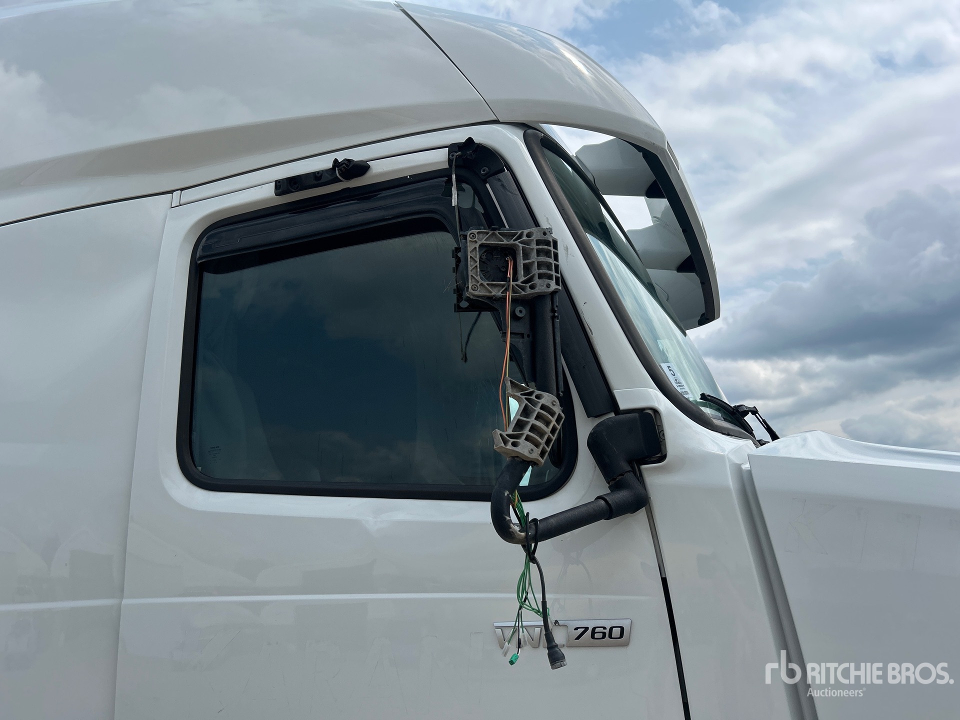 2021 Volvo VNL760