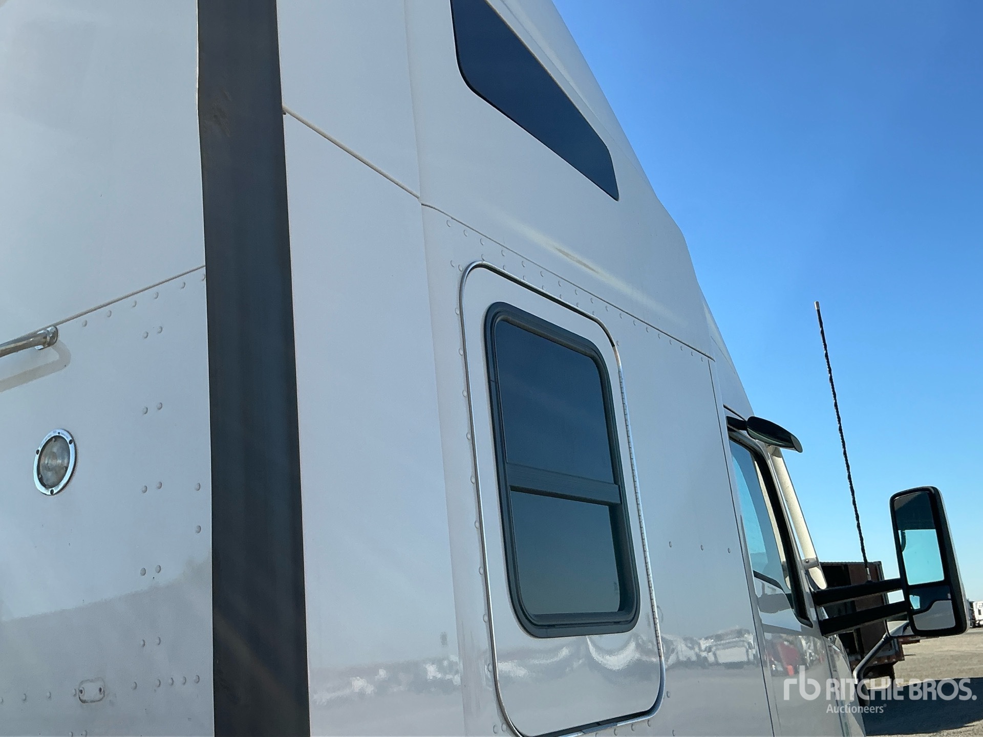 2024 Kenworth T680