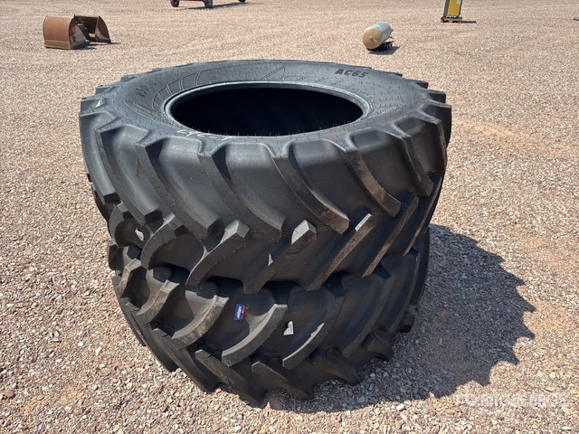 Mitas 650/65R38 TL 157 D Tires: Equipment