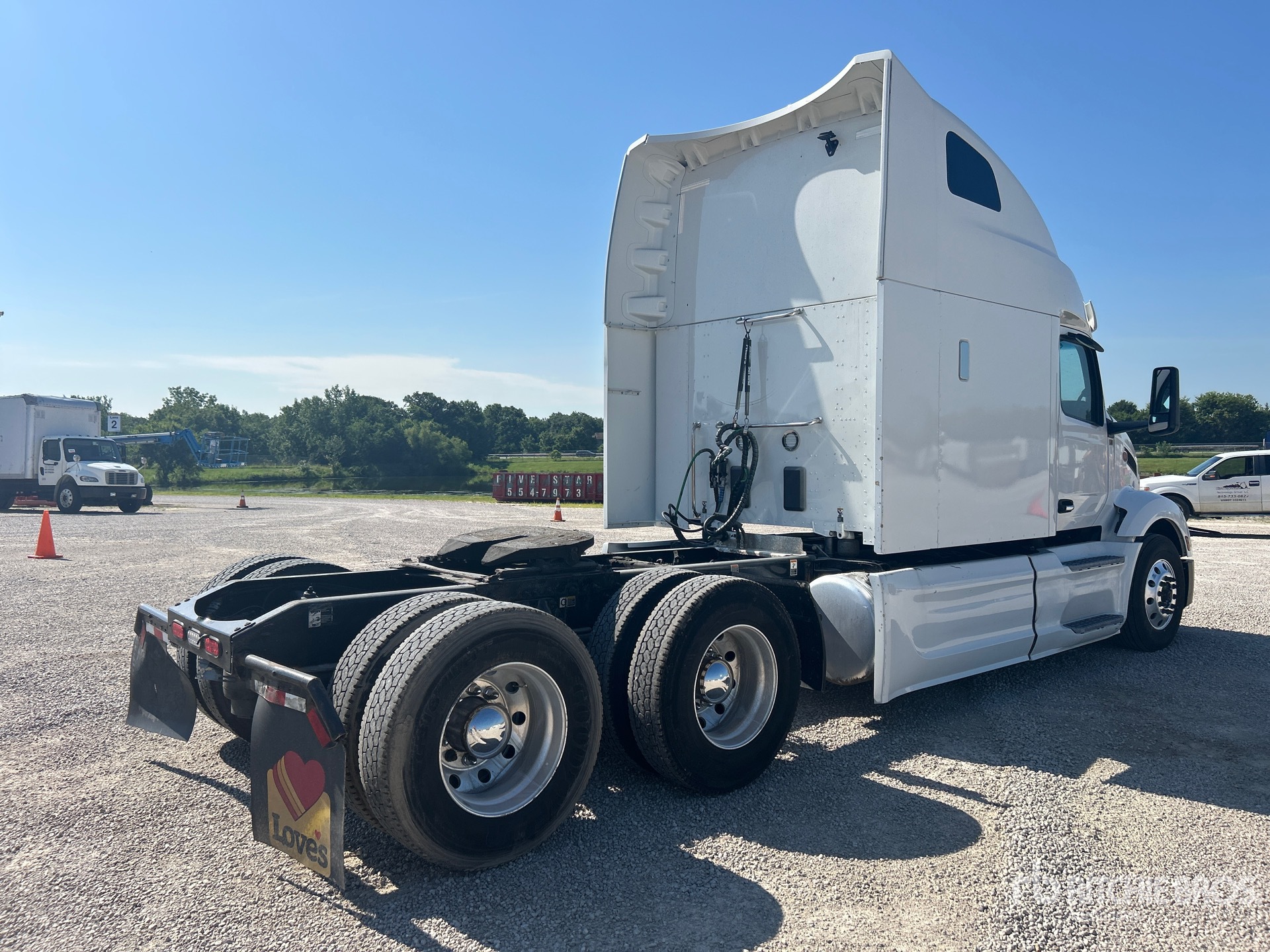 General Appearance with Picture, Right Rear Corner