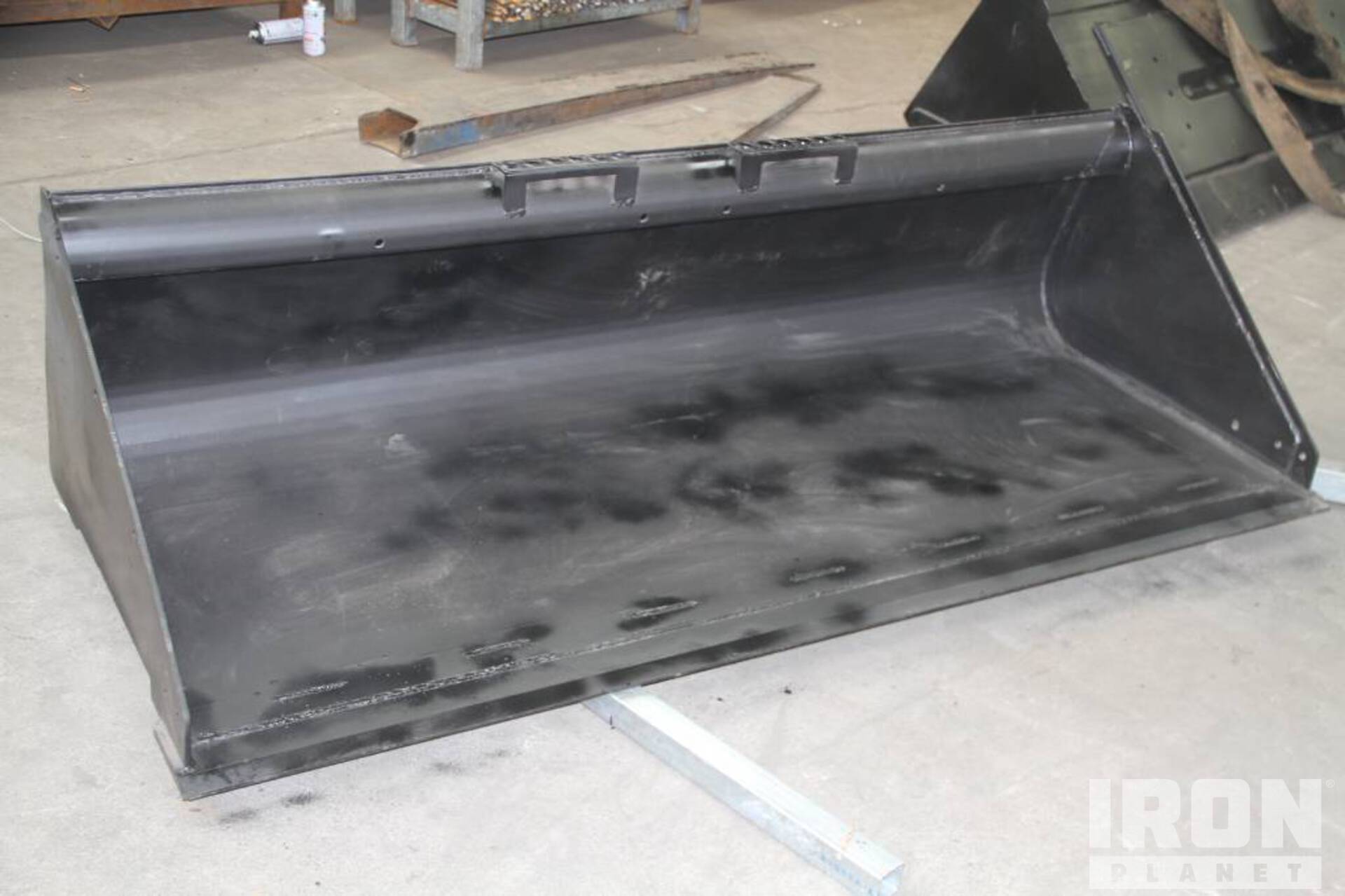 General Appearance with Foto, angolo anteriore sinistro