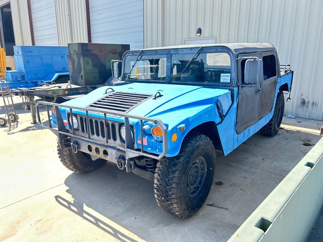 AM General M998 HMMWV HMMWV 4 Door Soft Top w/Truck Body
