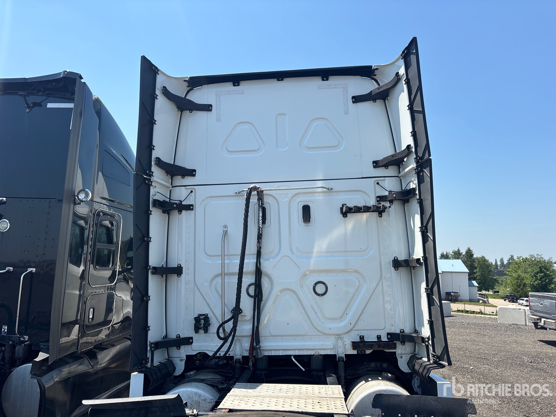 2023 Freightliner CASCADIA 126