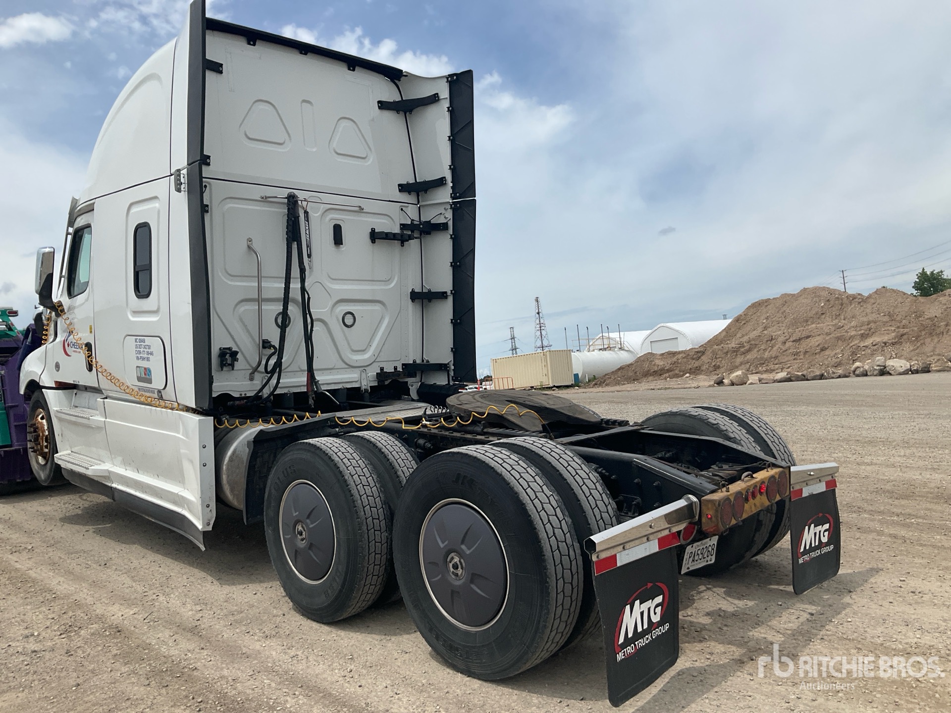 2023 Freightliner CASCADIA 126