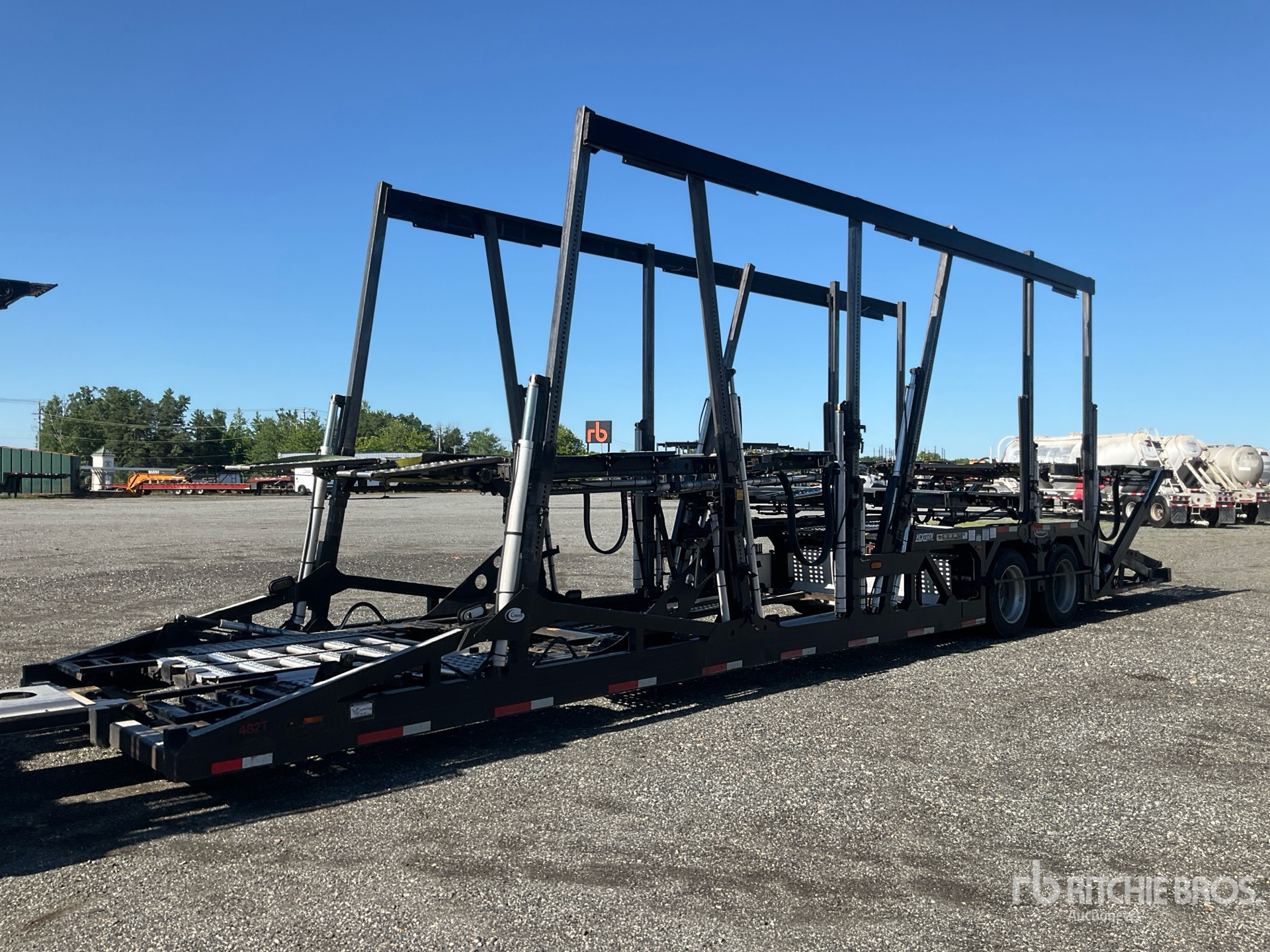 Photo of a 2017 Cottrell CX-11HCSD