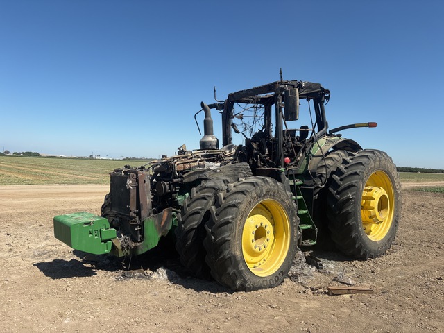 John Deere 4WD Tractor (Inoperable)