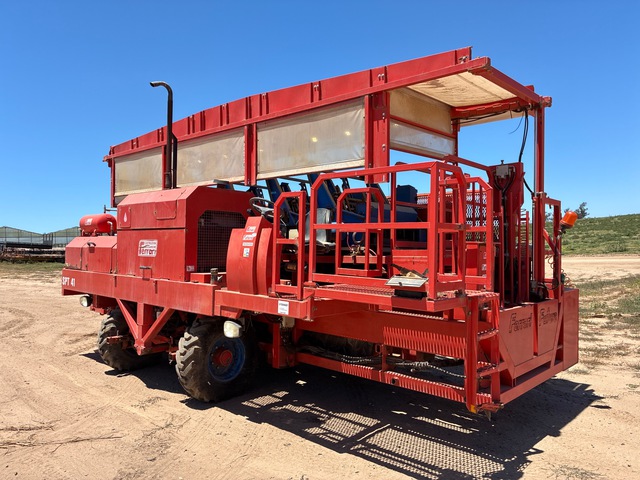 2021 Ferrari Futura Twin 9AT/5 4x4 Self Propelled Automated Vegetable Transplanter 9 Row 2021 Ferrari Futura Twin 9AT/5 4x4 Self Propelled Automated Vegetable Transplanter 9 Row