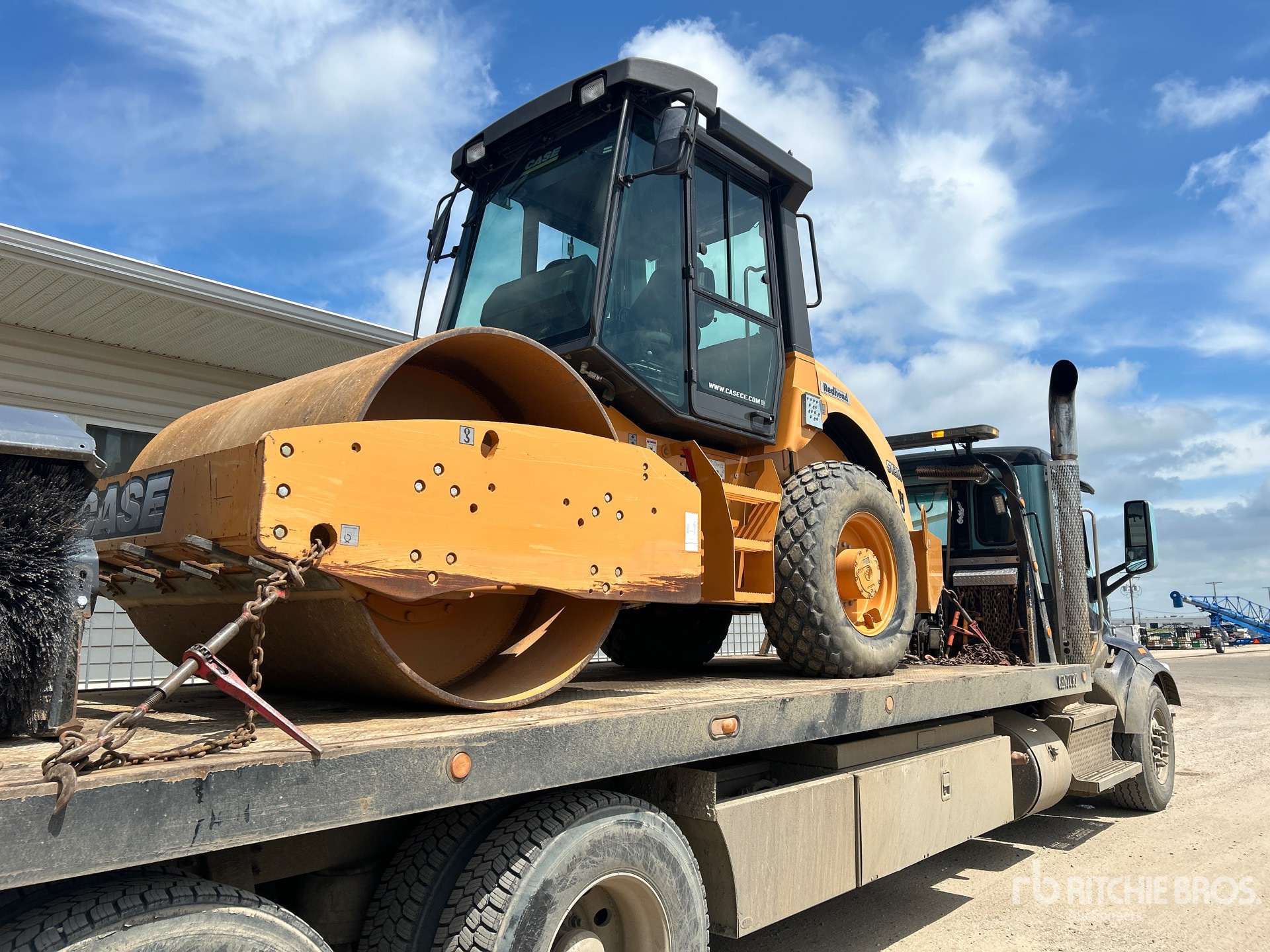 Photo of a 2012 Case SV208