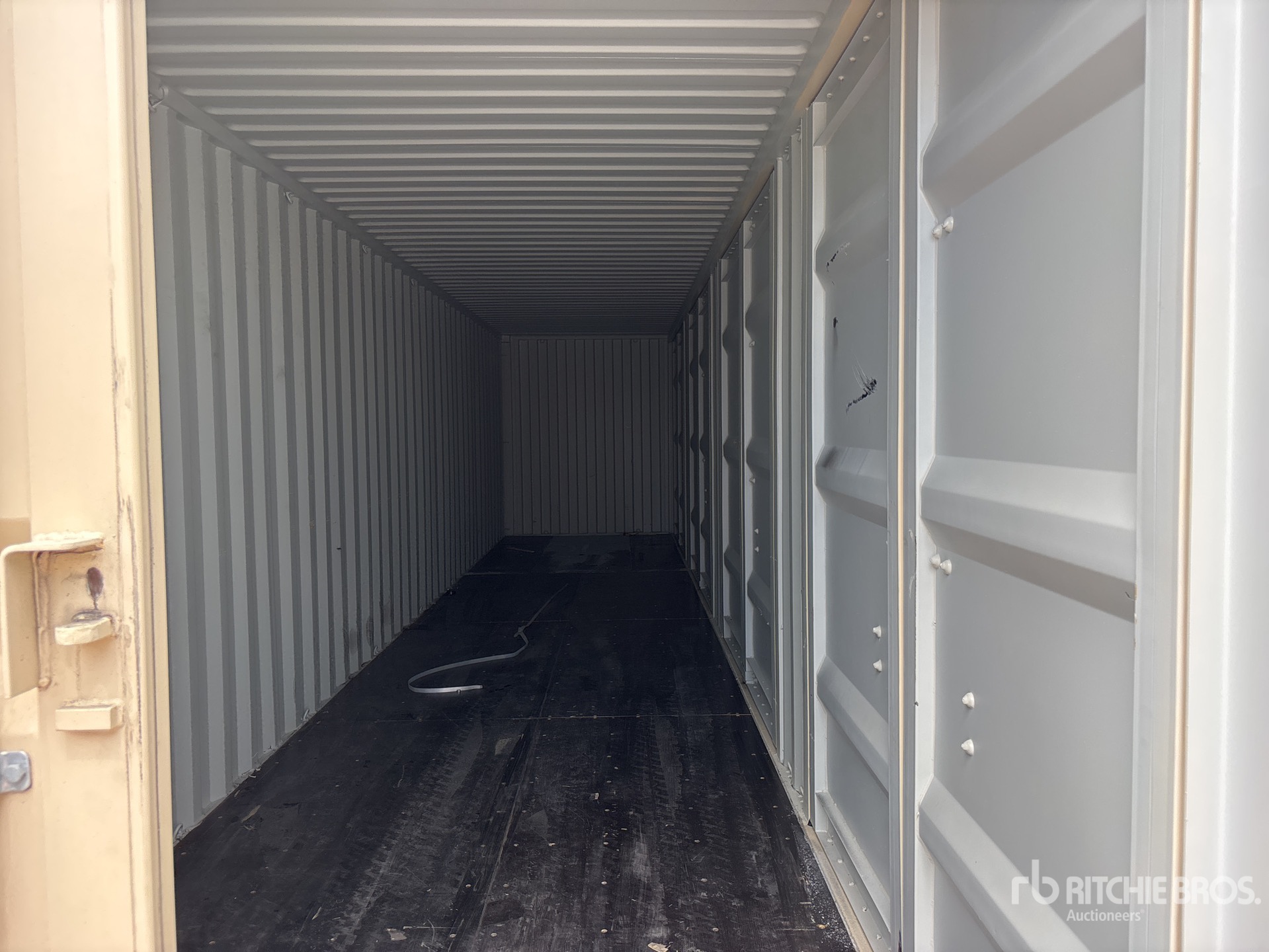 2026 LYALS 40 FT HIGH CUBE MULTI-DOOR