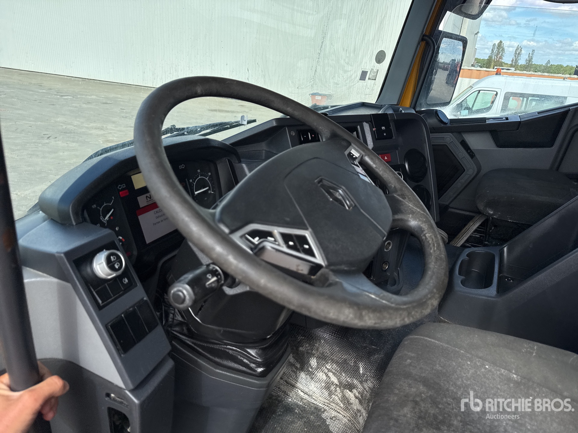 2015 Renault K440