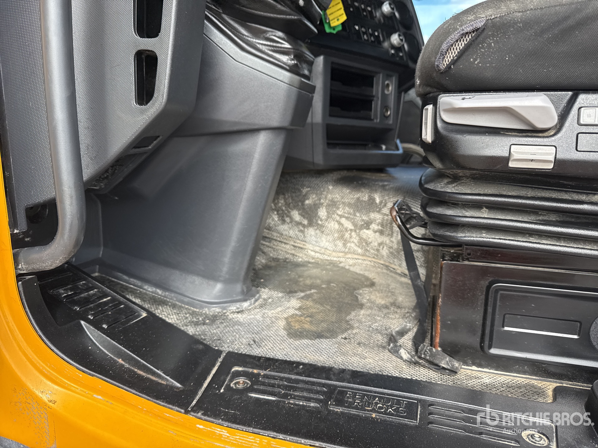 2015 Renault K440
