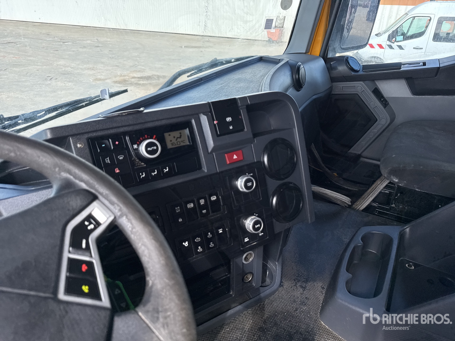 2015 Renault K440
