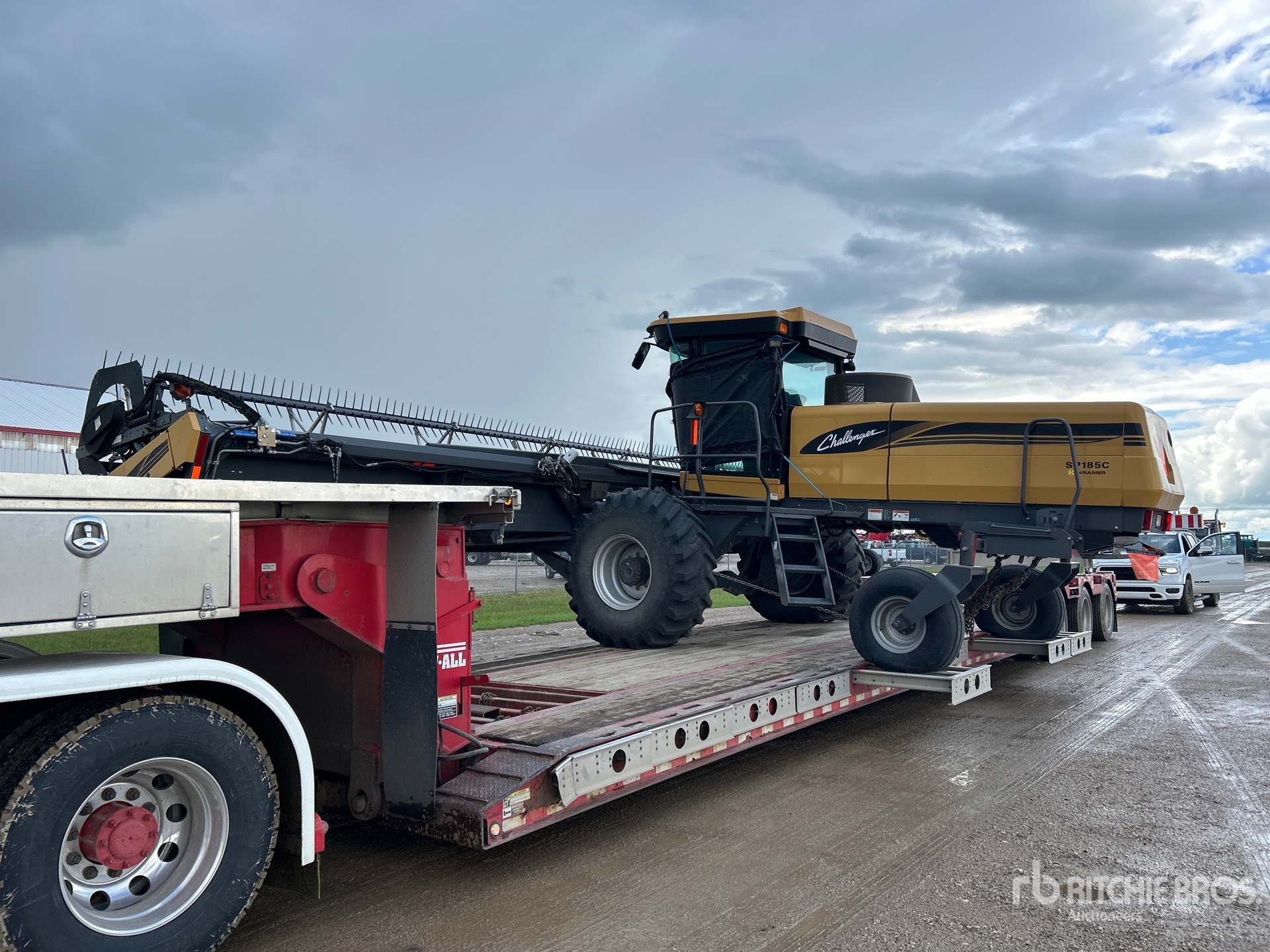Photo of a 2009 Challenger SP185C