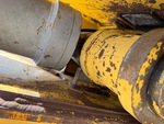 Hydraulics with Thumb Cylinder