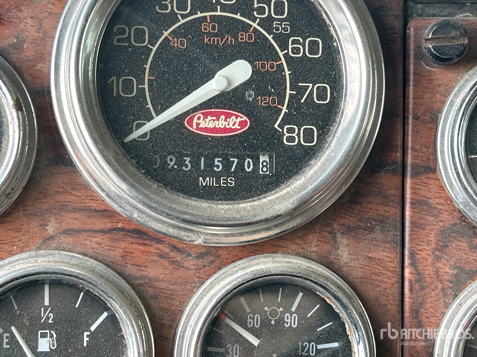 General Appearance with Hour Meter / Odometer