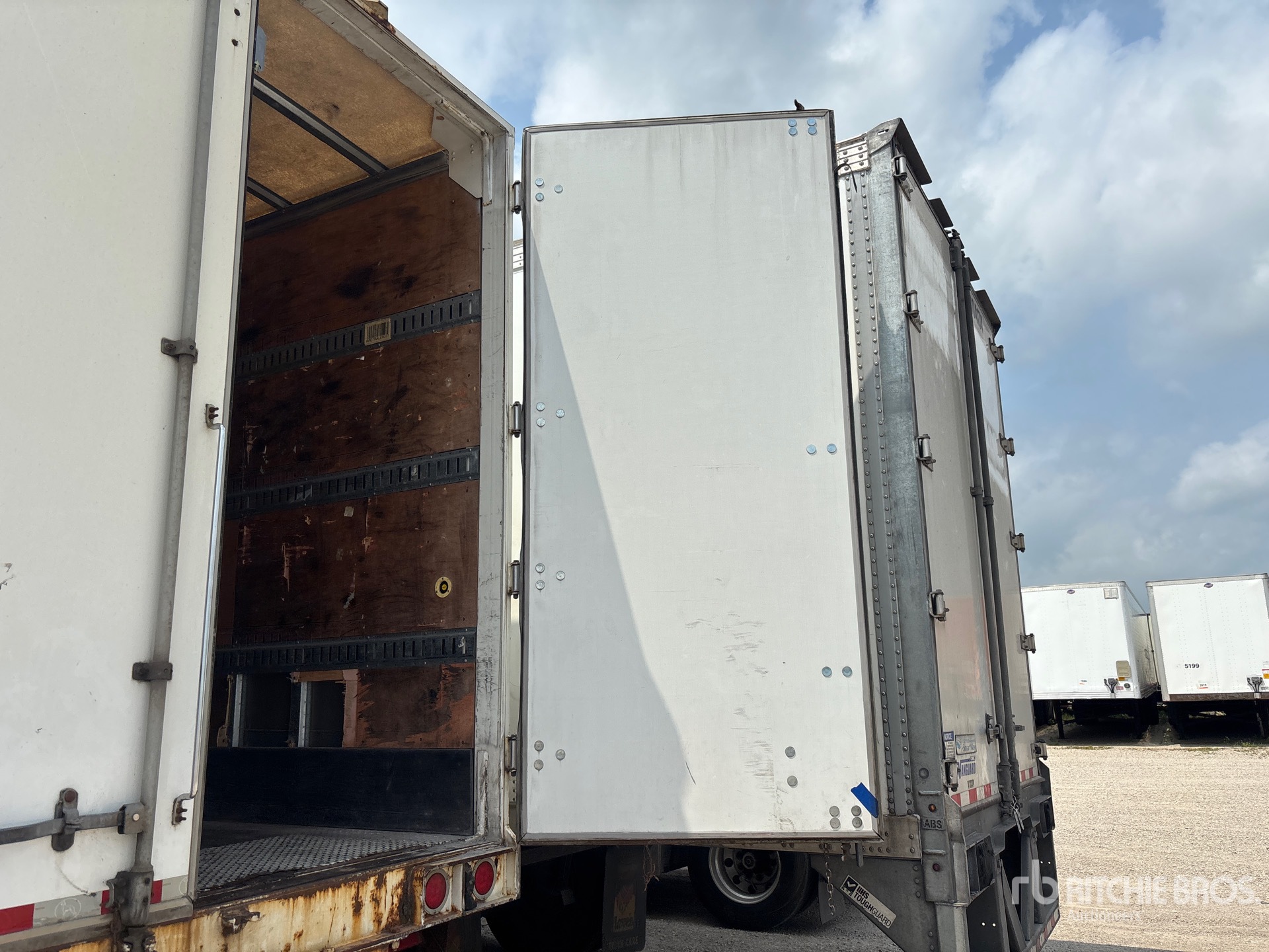 2011 Utility 48 FT T/A