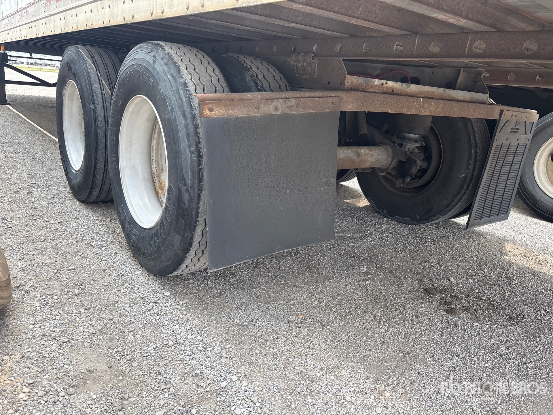 2011 Utility 48 FT T/A