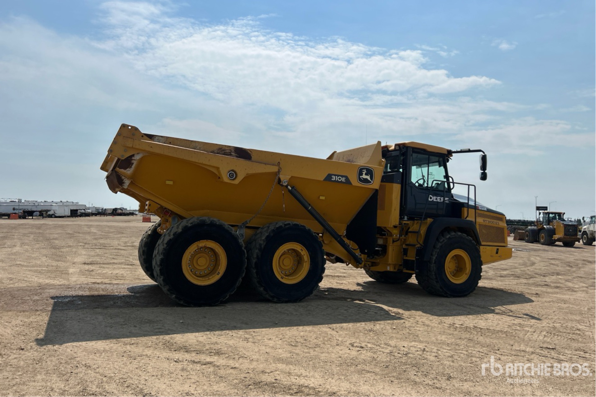 2023 John Deere 310E
