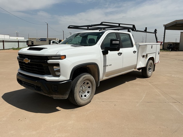 2024 Chevrolet 3500 4x4 Crew Cab Utility Truck