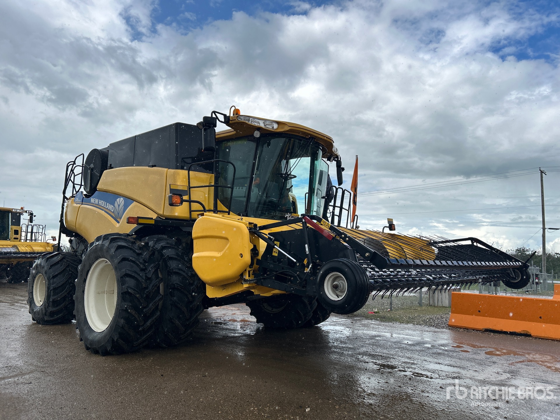 Photo of a 2012 New Holland CR9090