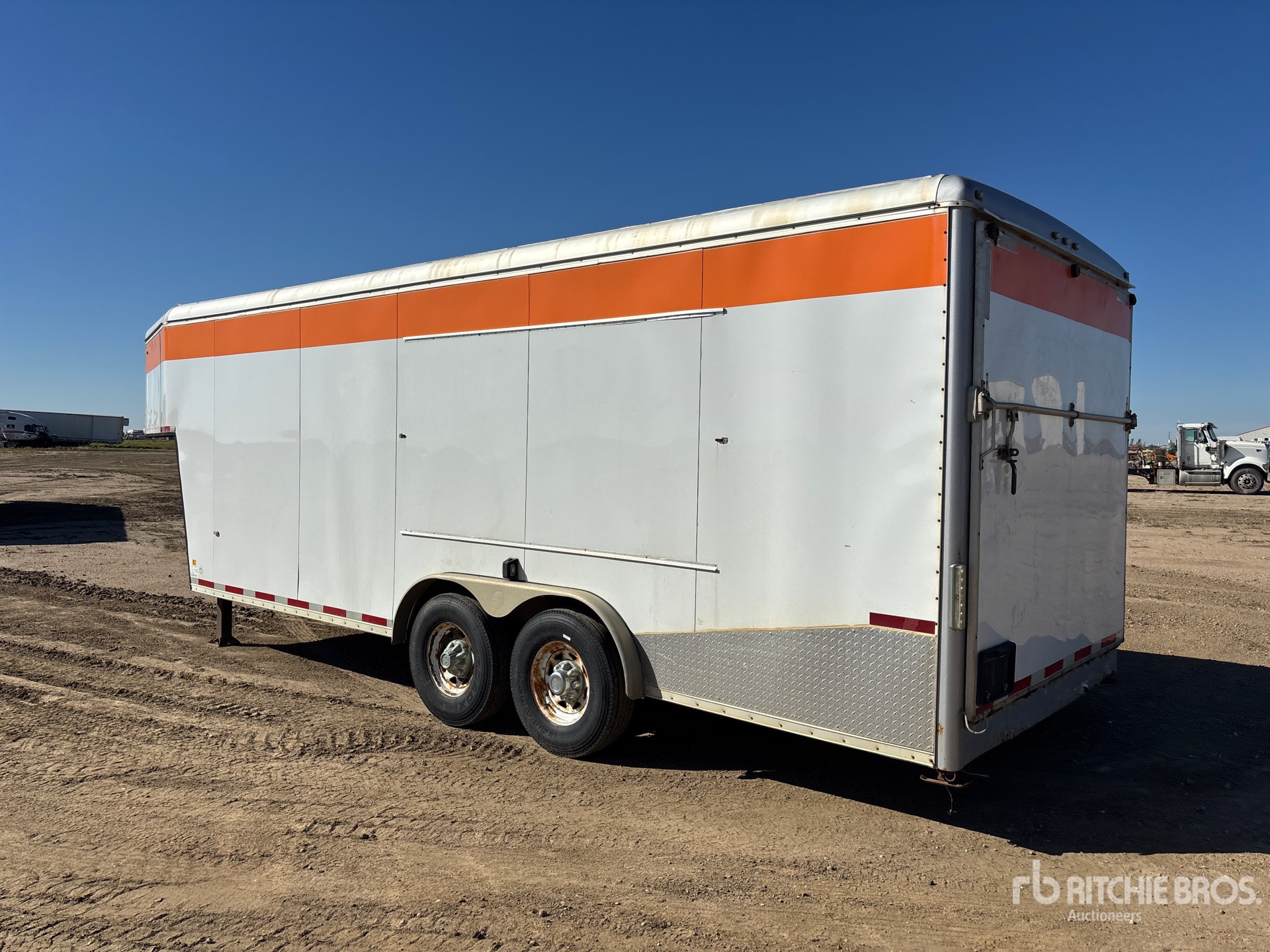2013 Wells Cargo 28 FT T/A