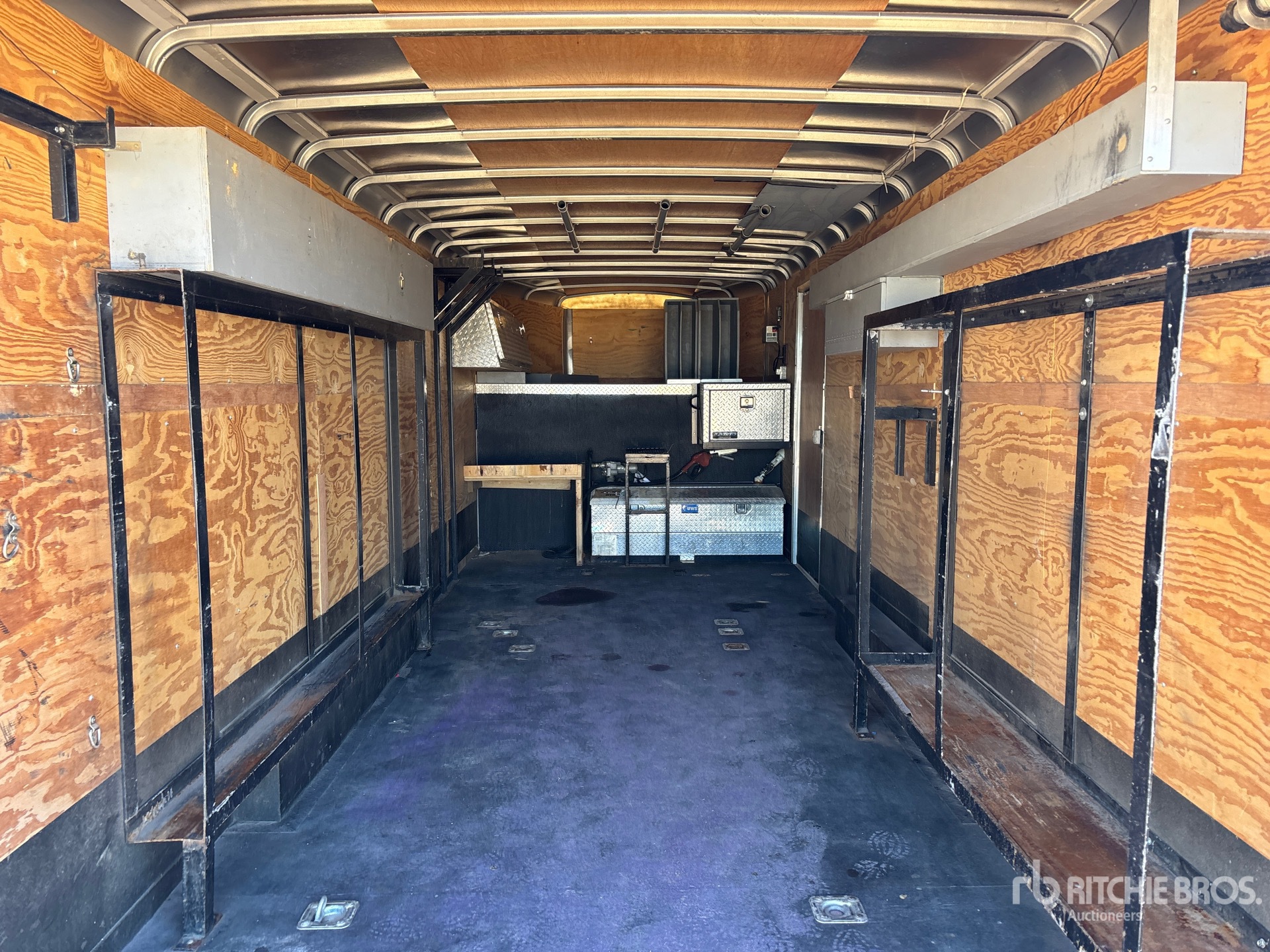2013 Wells Cargo 28 FT T/A