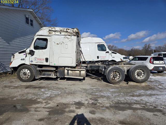 2019 Freightliner Cascadia T/A Sleeper Truck Tractor