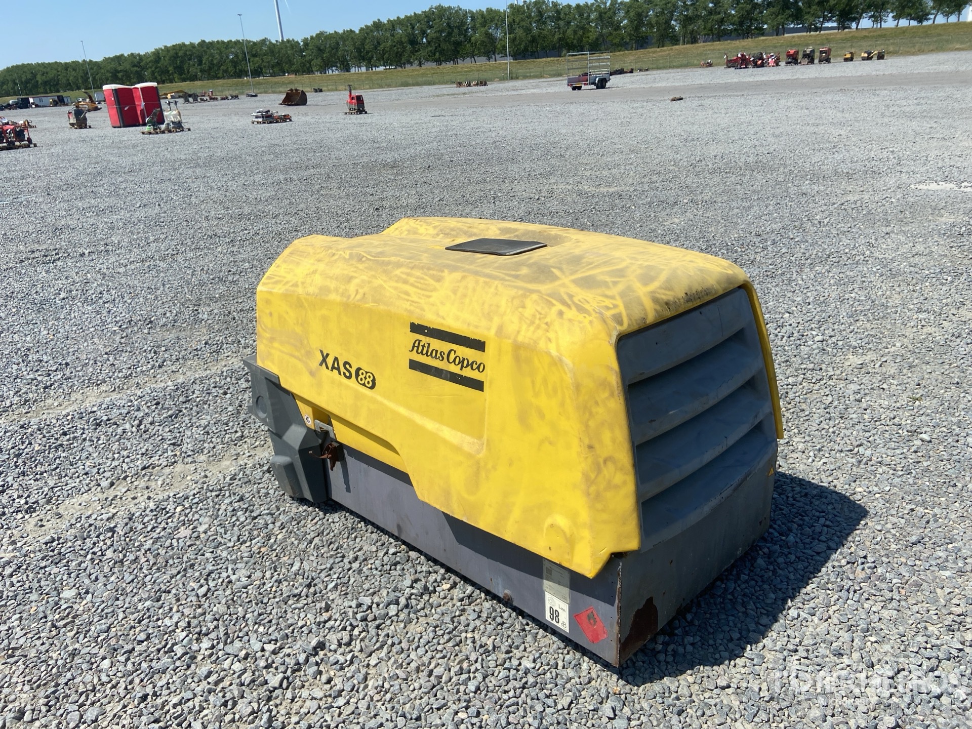 General Appearance with Picture, Left Rear Corner