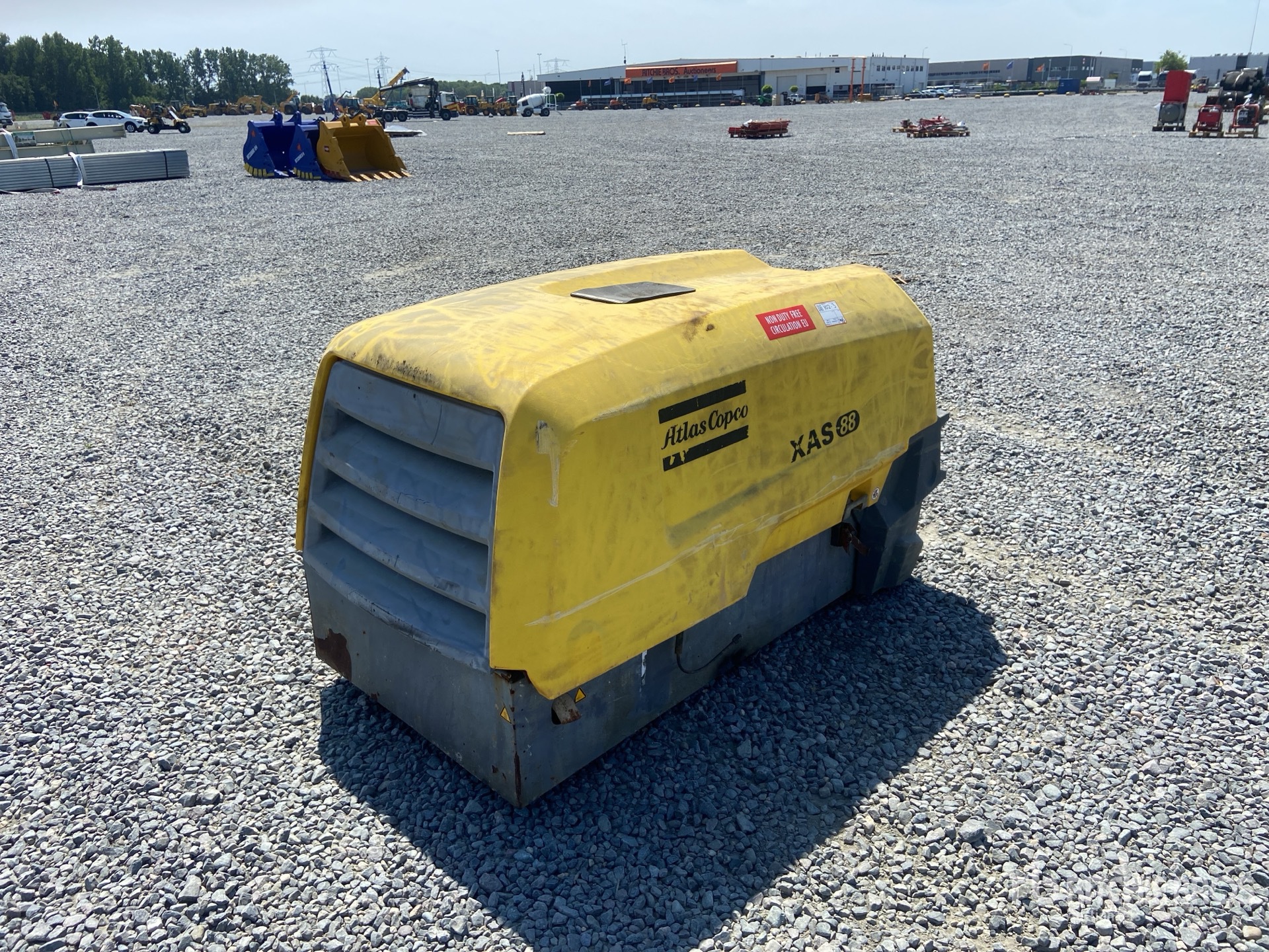 General Appearance with Picture, Right Rear Corner