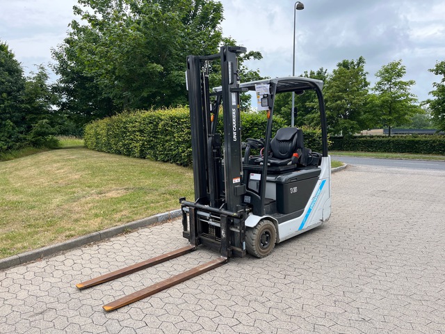 2021 UniCarriers AG2N1L16Q Electric Forklift