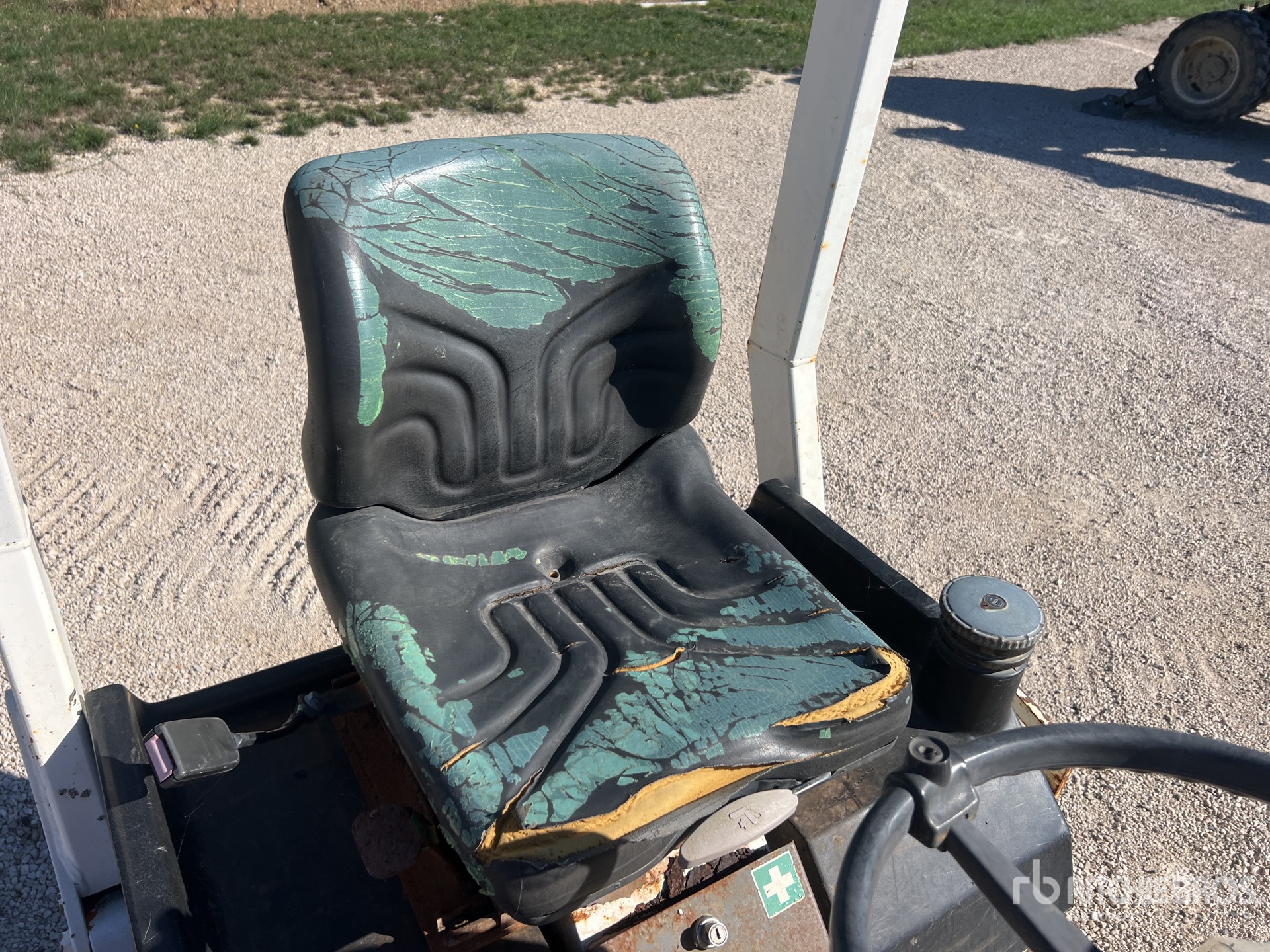 2001 Hamm HD12