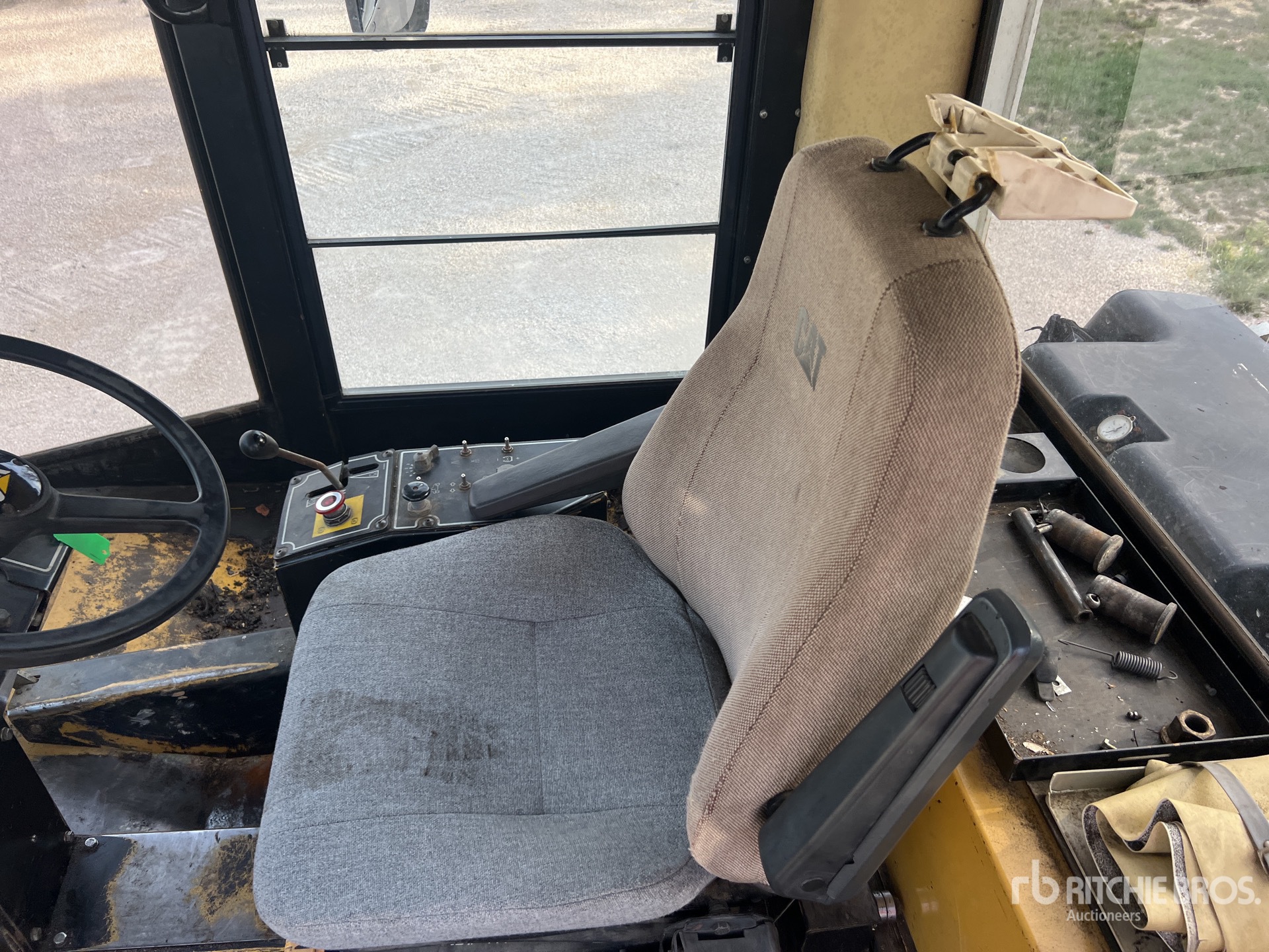 1999 Caterpillar PS-300B