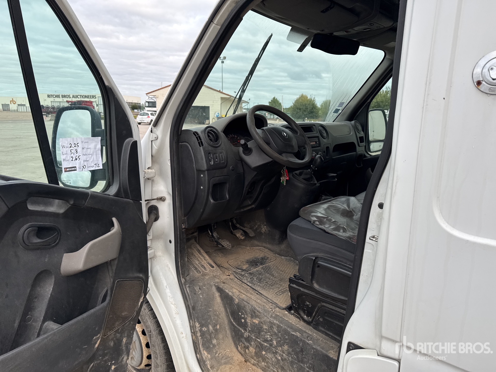 2011 Renault MASTER DCI125