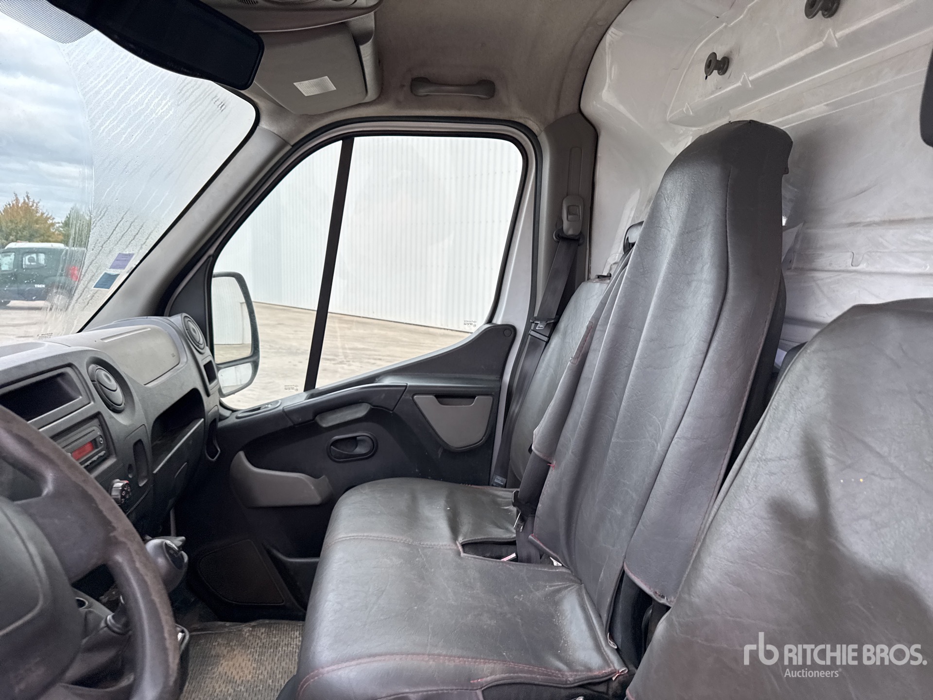 2011 Renault MASTER DCI125