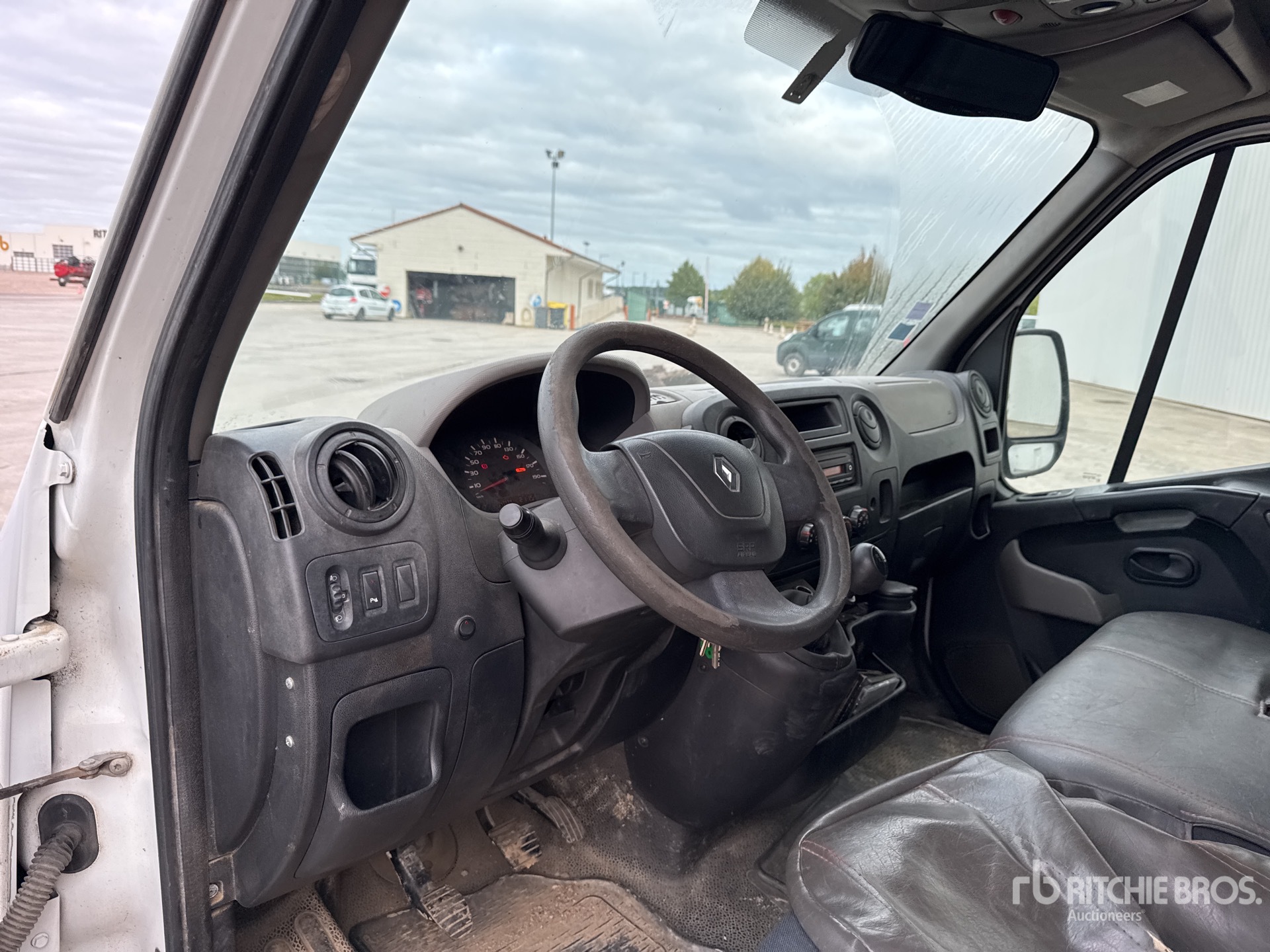 2011 Renault MASTER DCI125