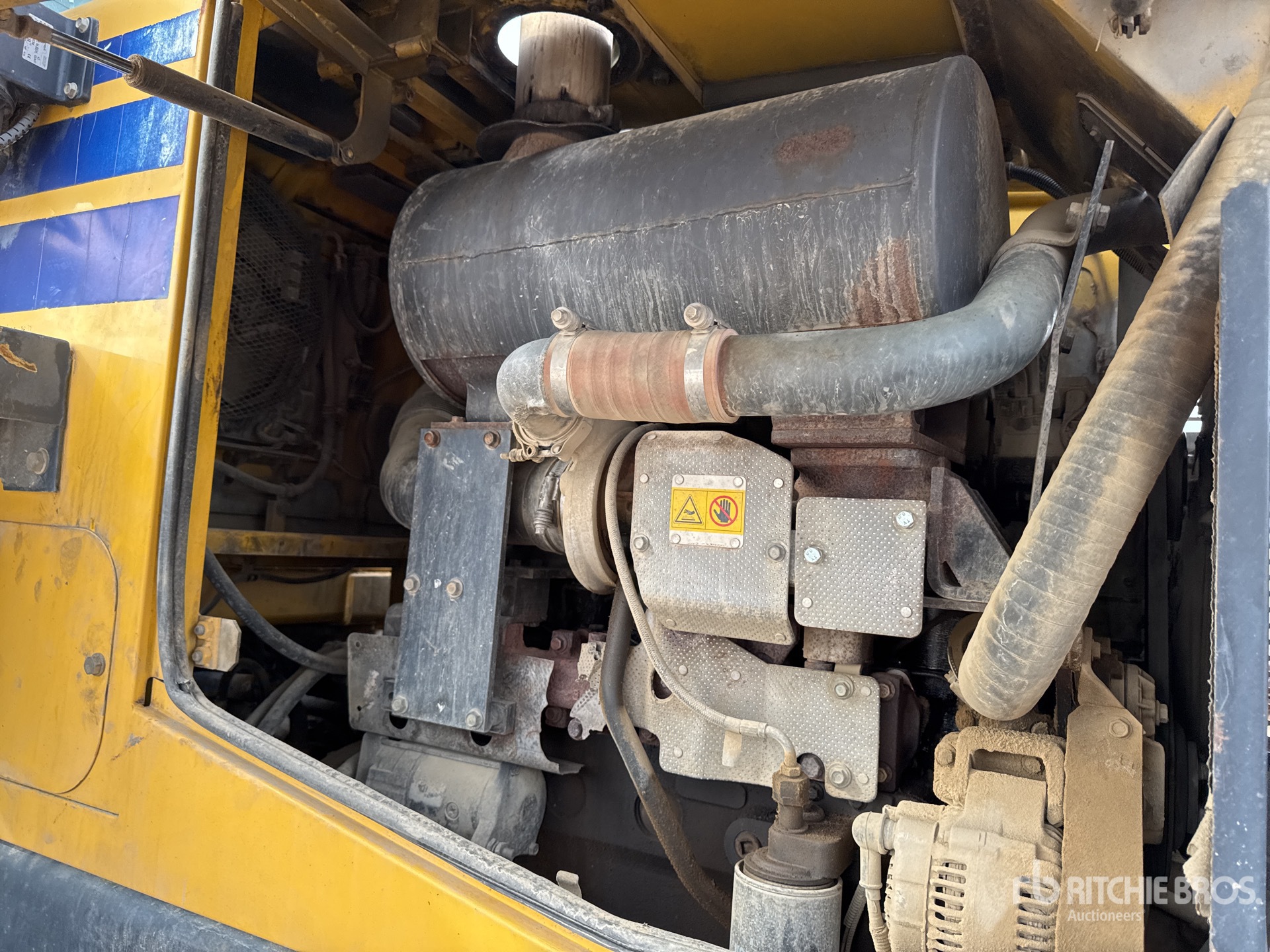 2004 Komatsu WA320-5
