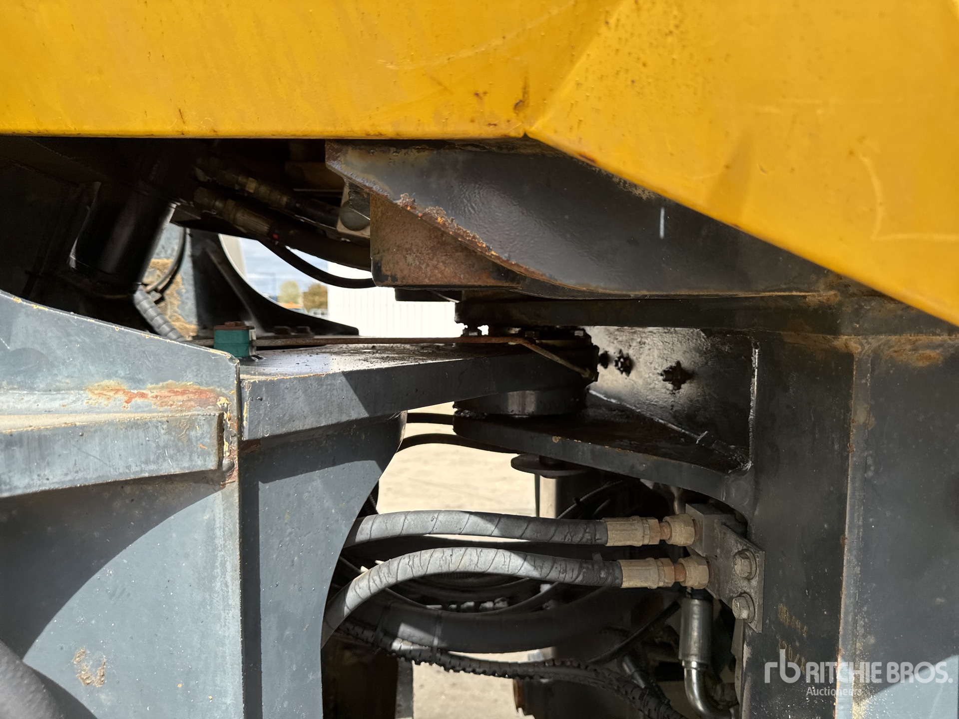 2004 Komatsu WA320-5
