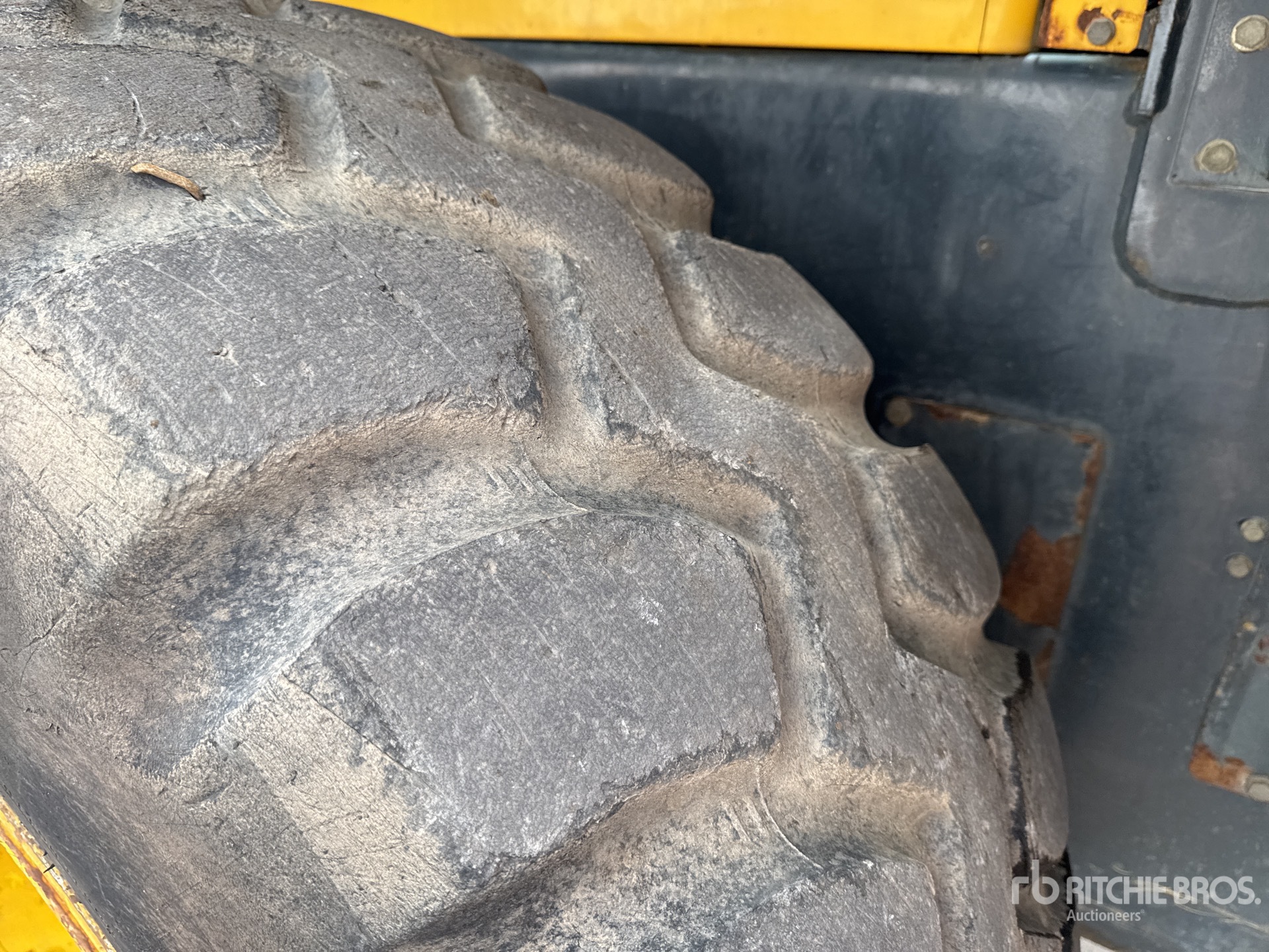 2004 Komatsu WA320-5