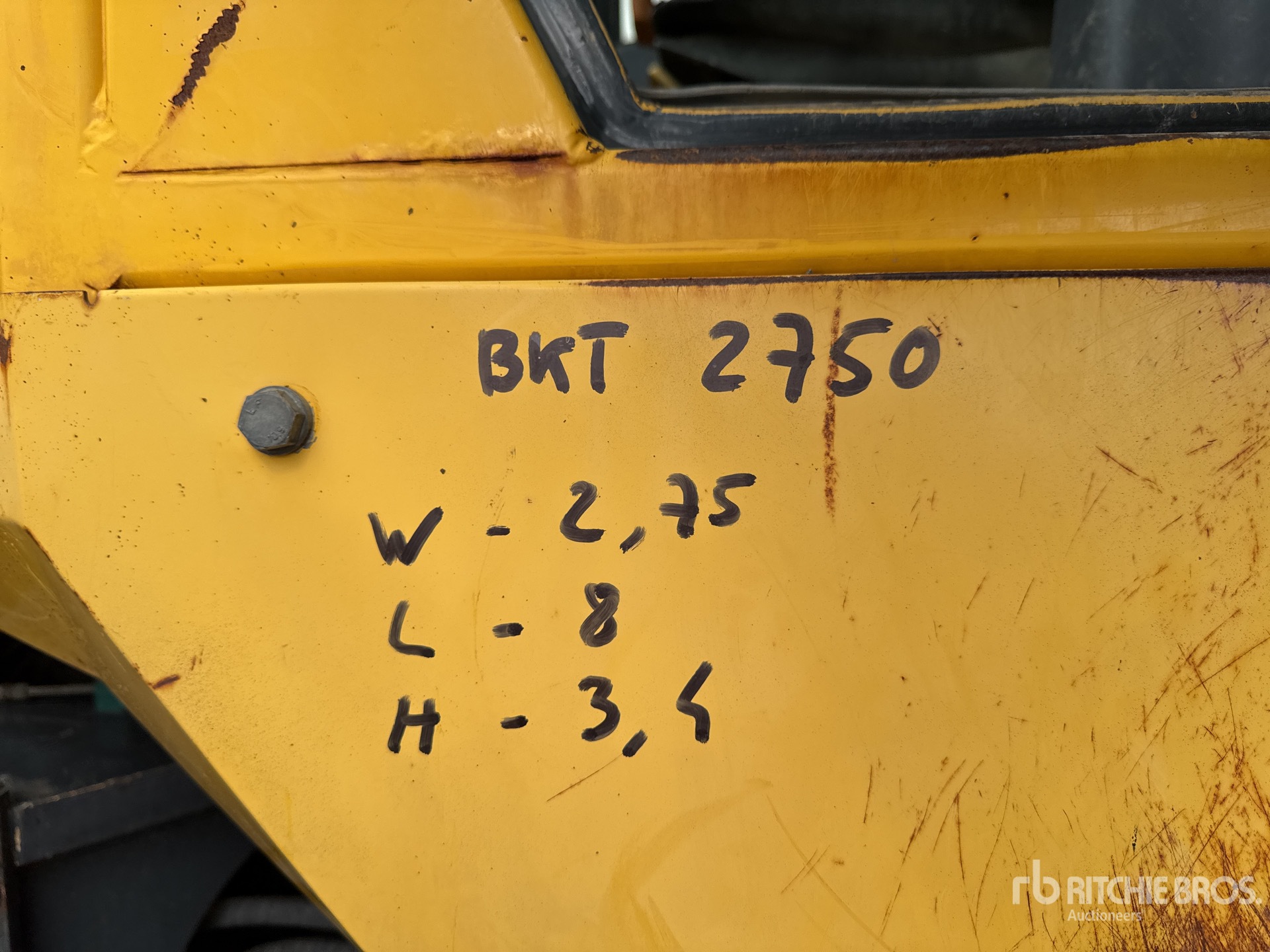2004 Komatsu WA320-5