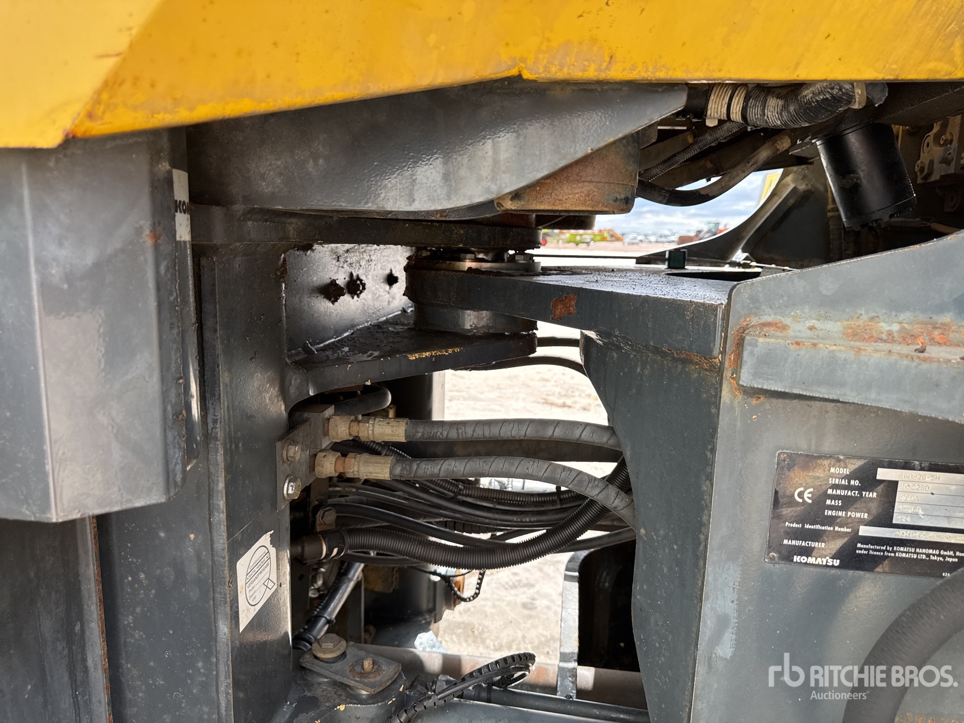 2004 Komatsu WA320-5