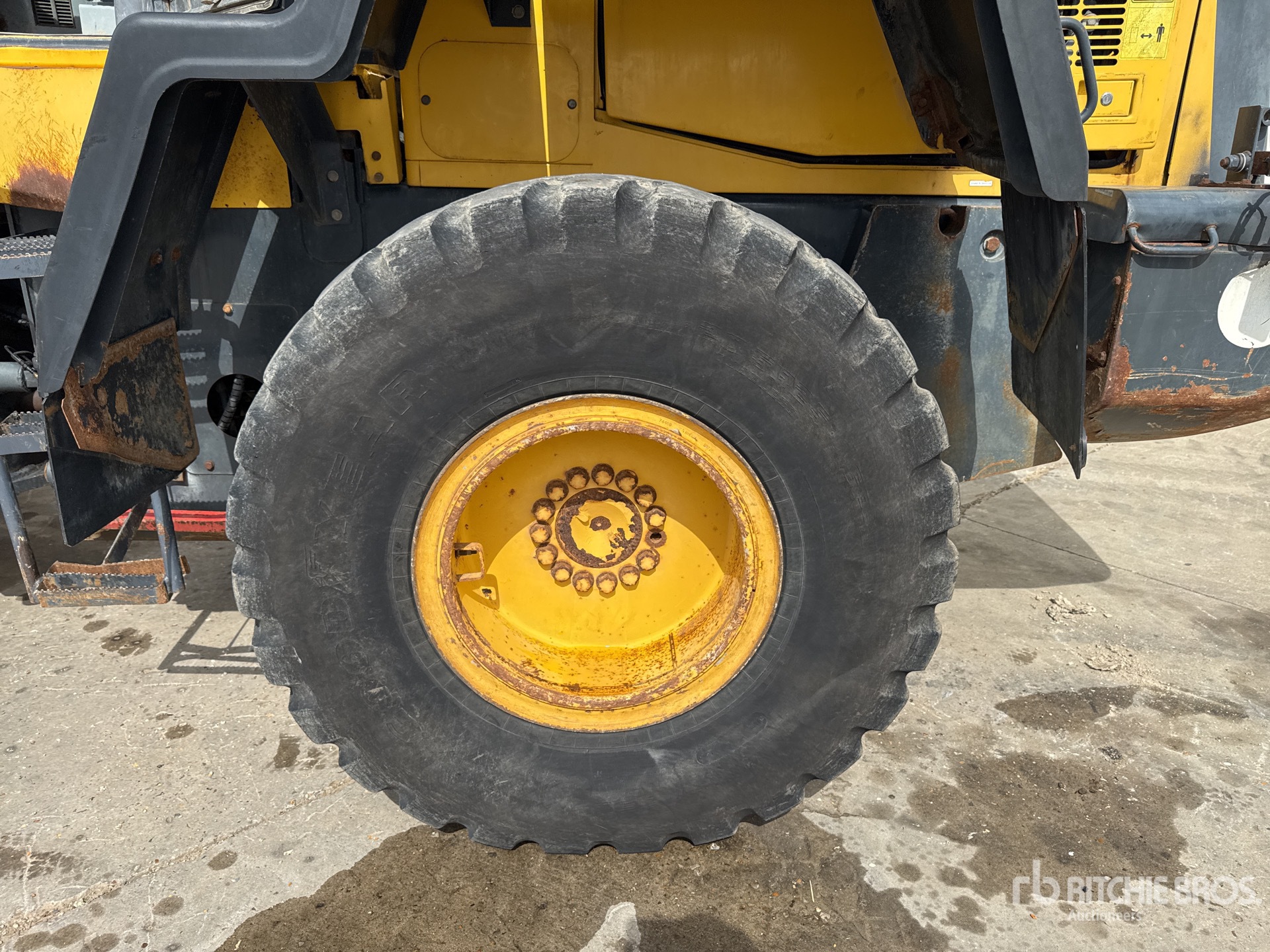 2004 Komatsu WA320-5