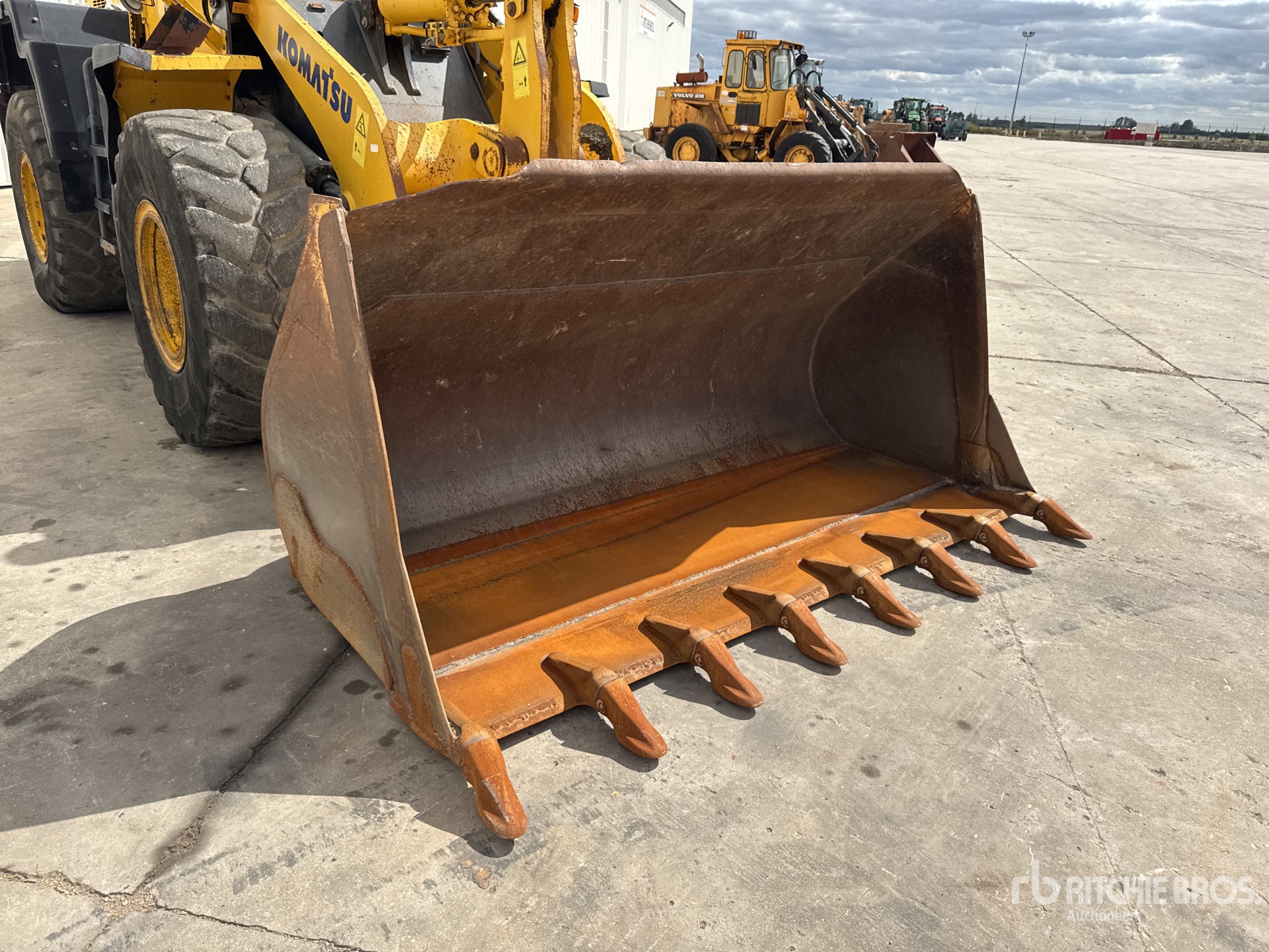 2004 Komatsu WA320-5